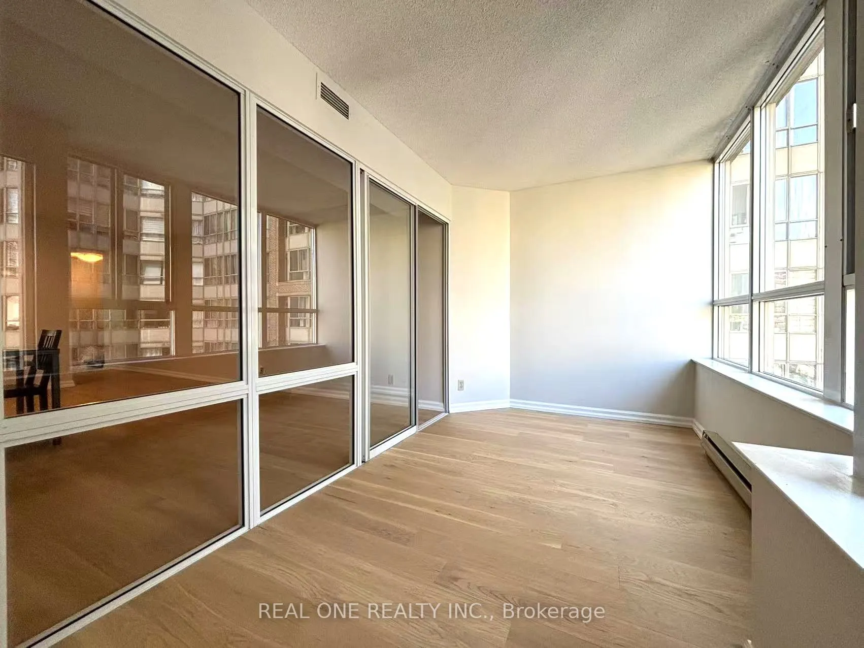711 Bay Street, #1012