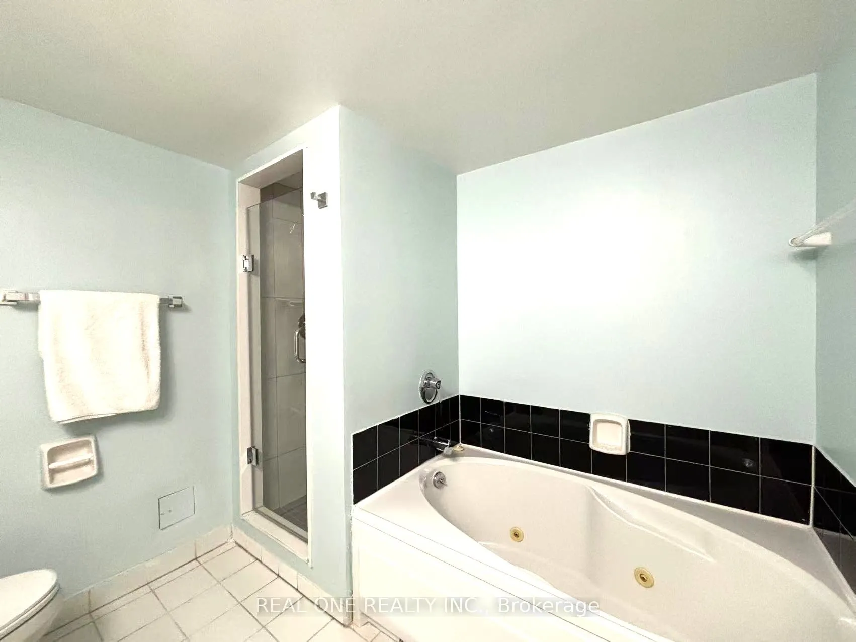 711 Bay Street, #1012