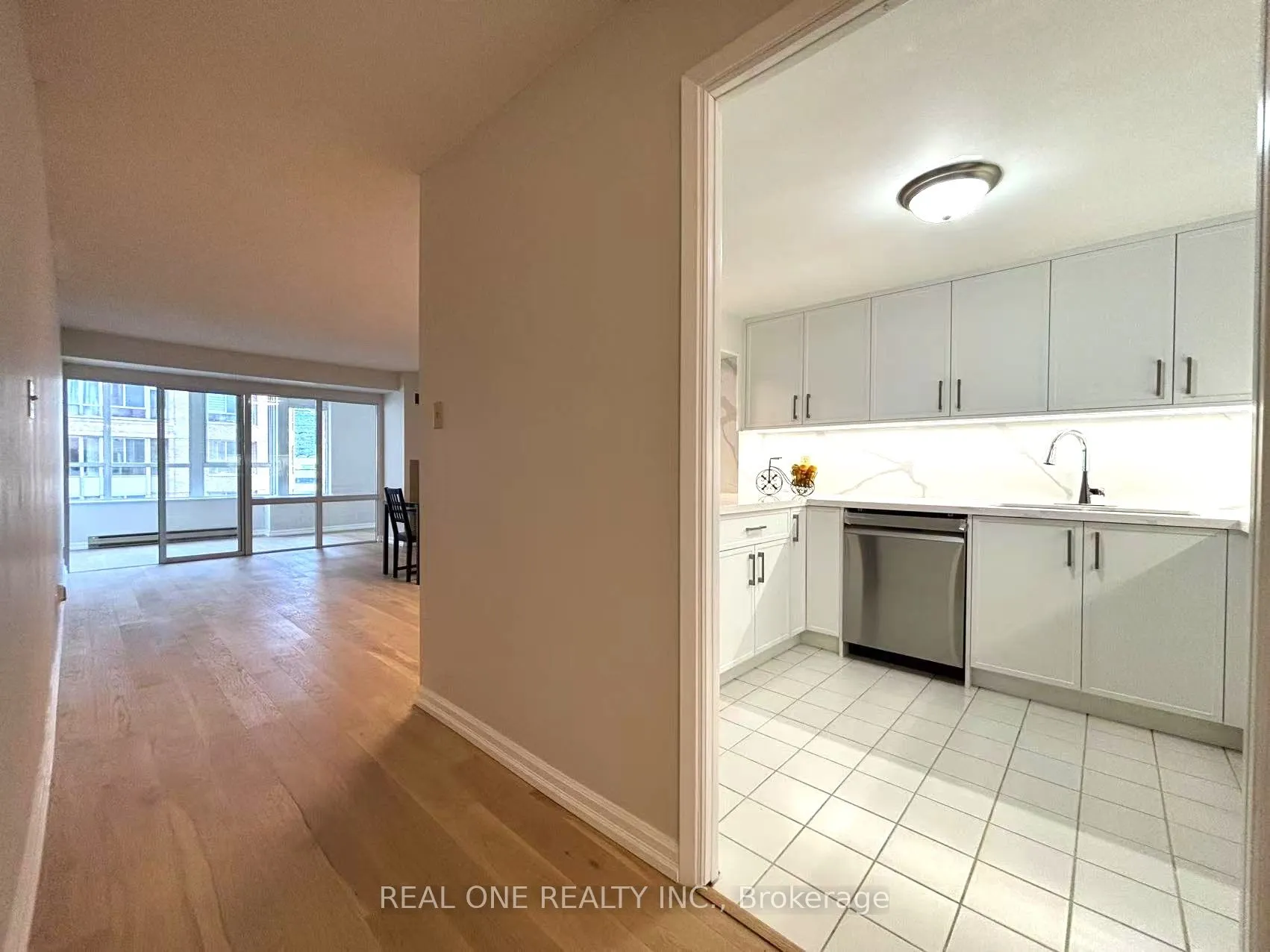 711 Bay Street, #1012