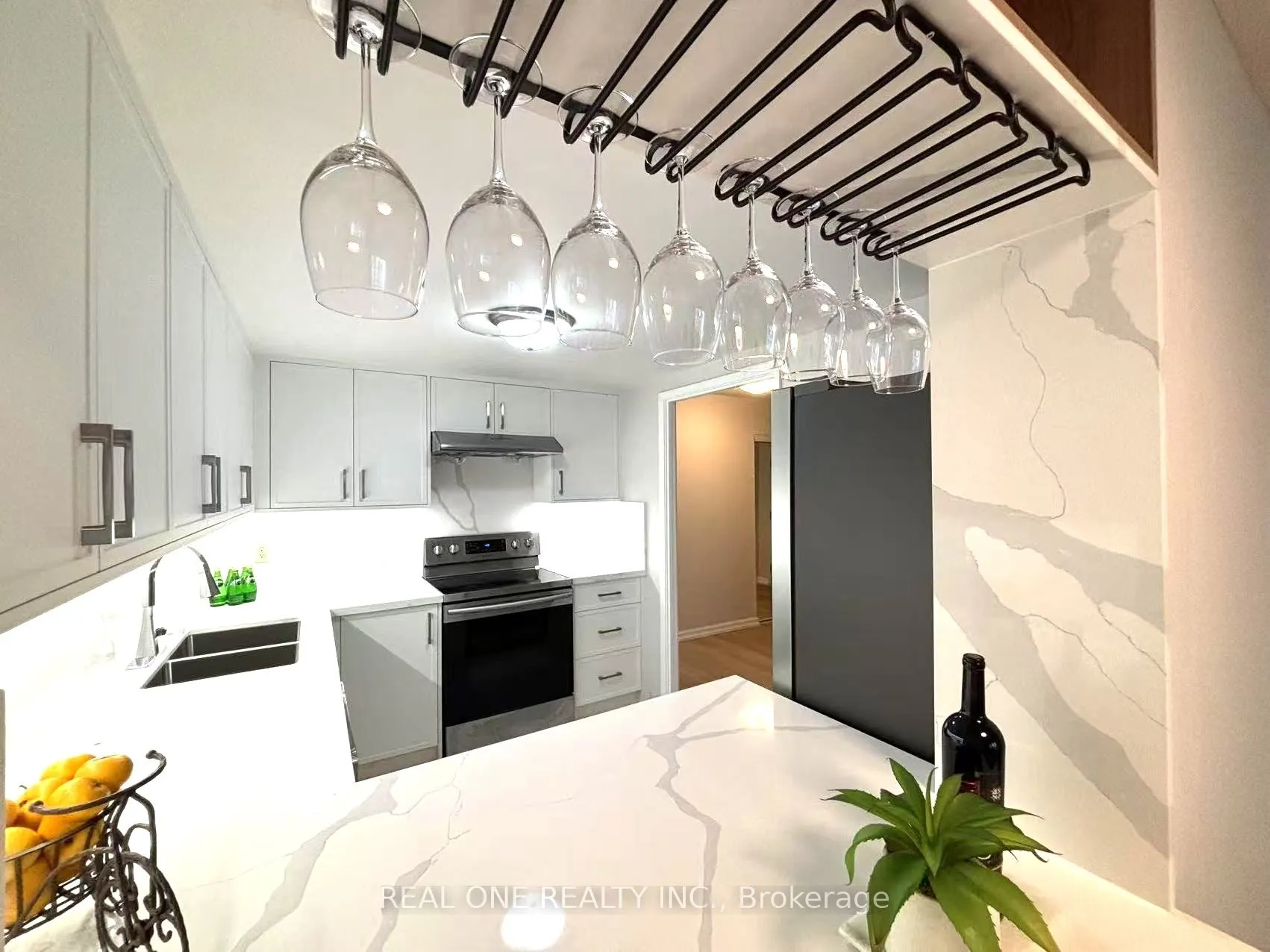 711 Bay Street, #1012