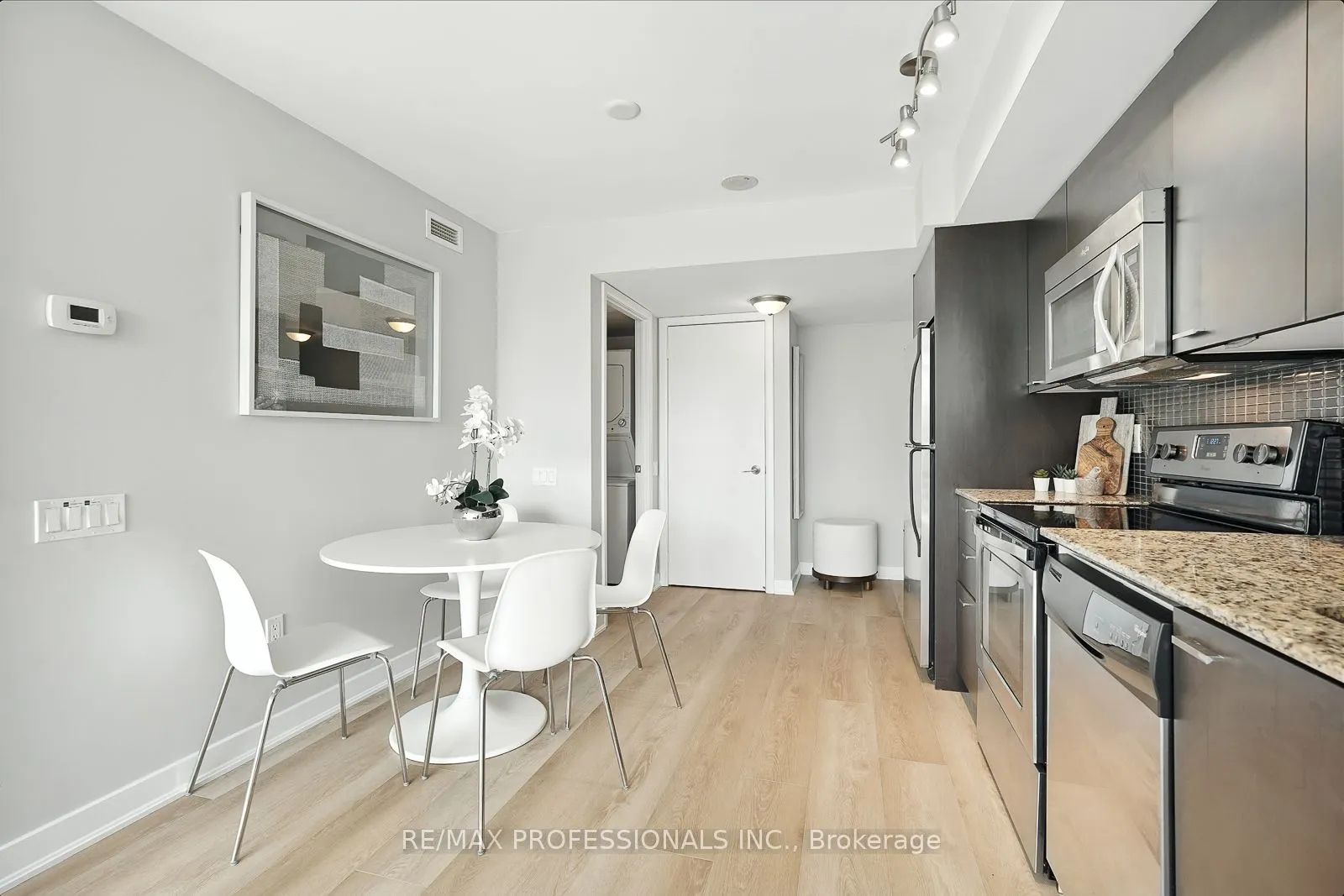 775 King St. Street W, #515