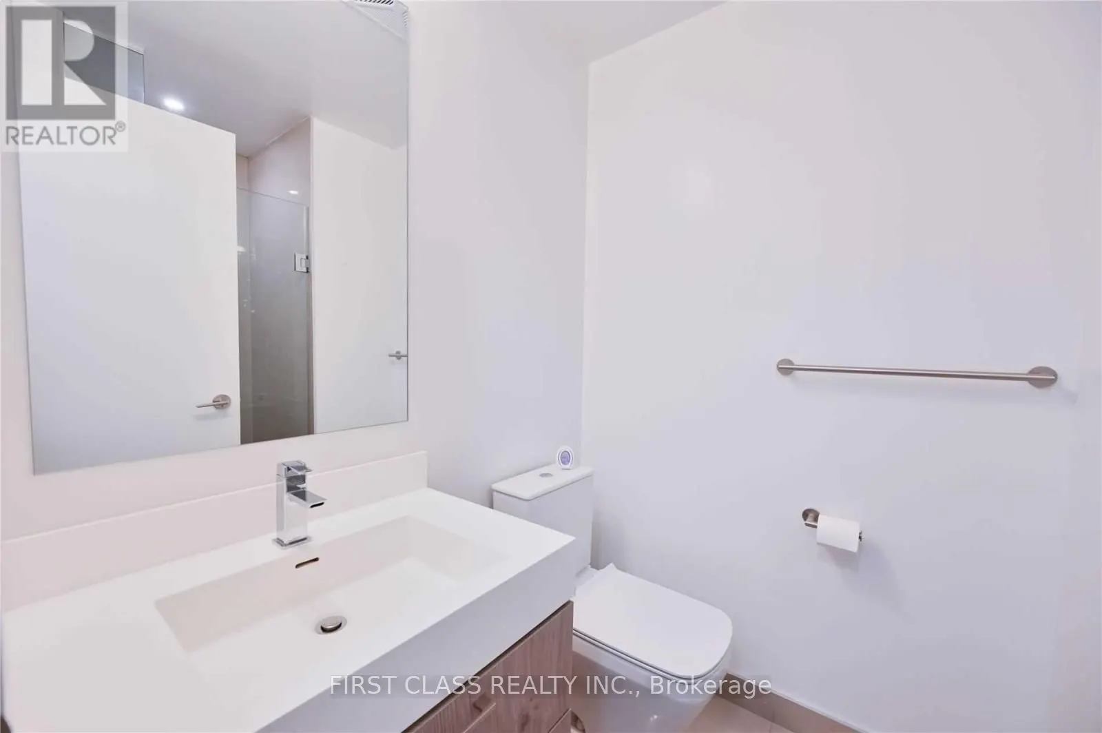 1 Yorkville Avenue, #608