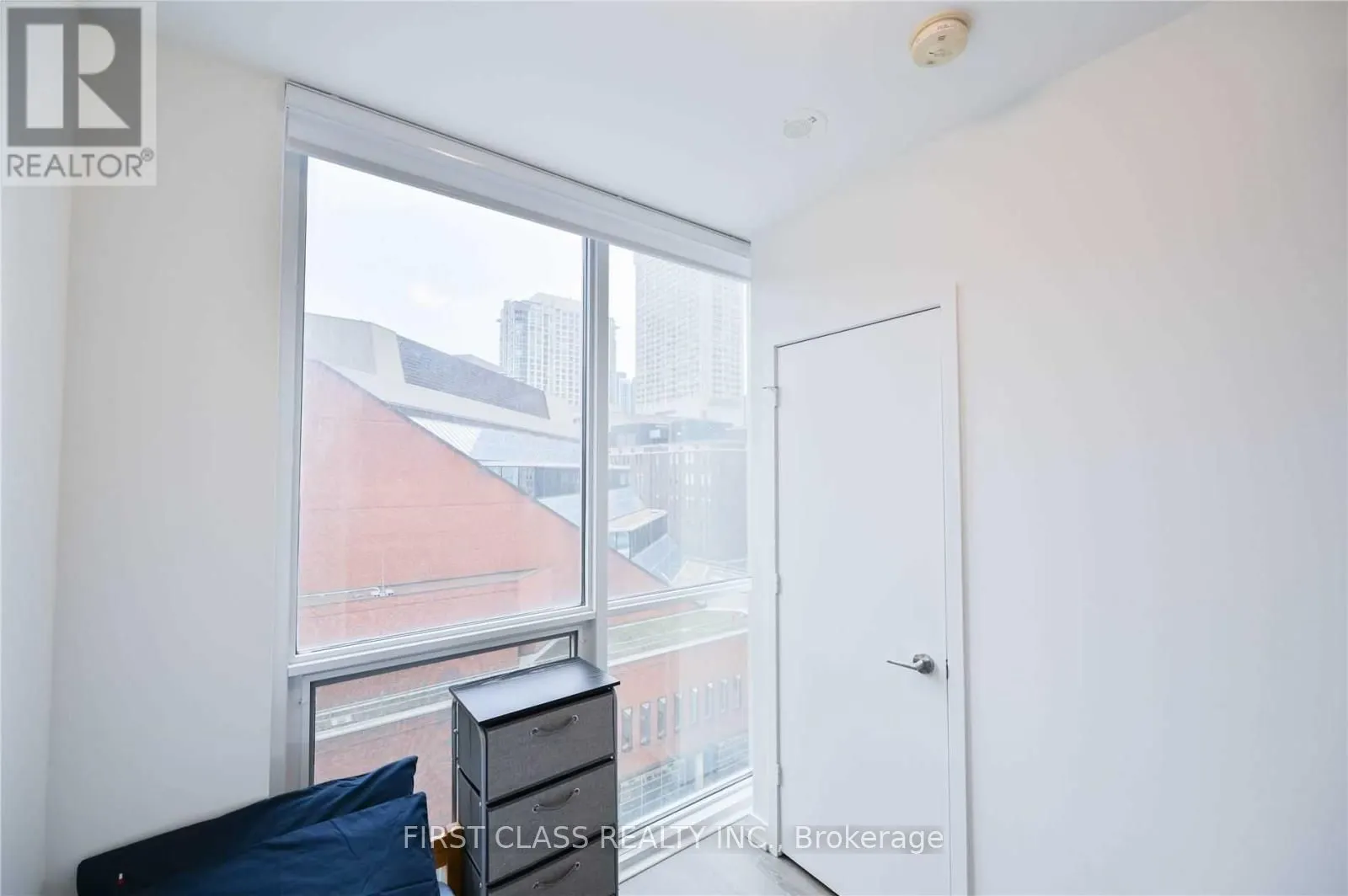1 Yorkville Avenue, #608