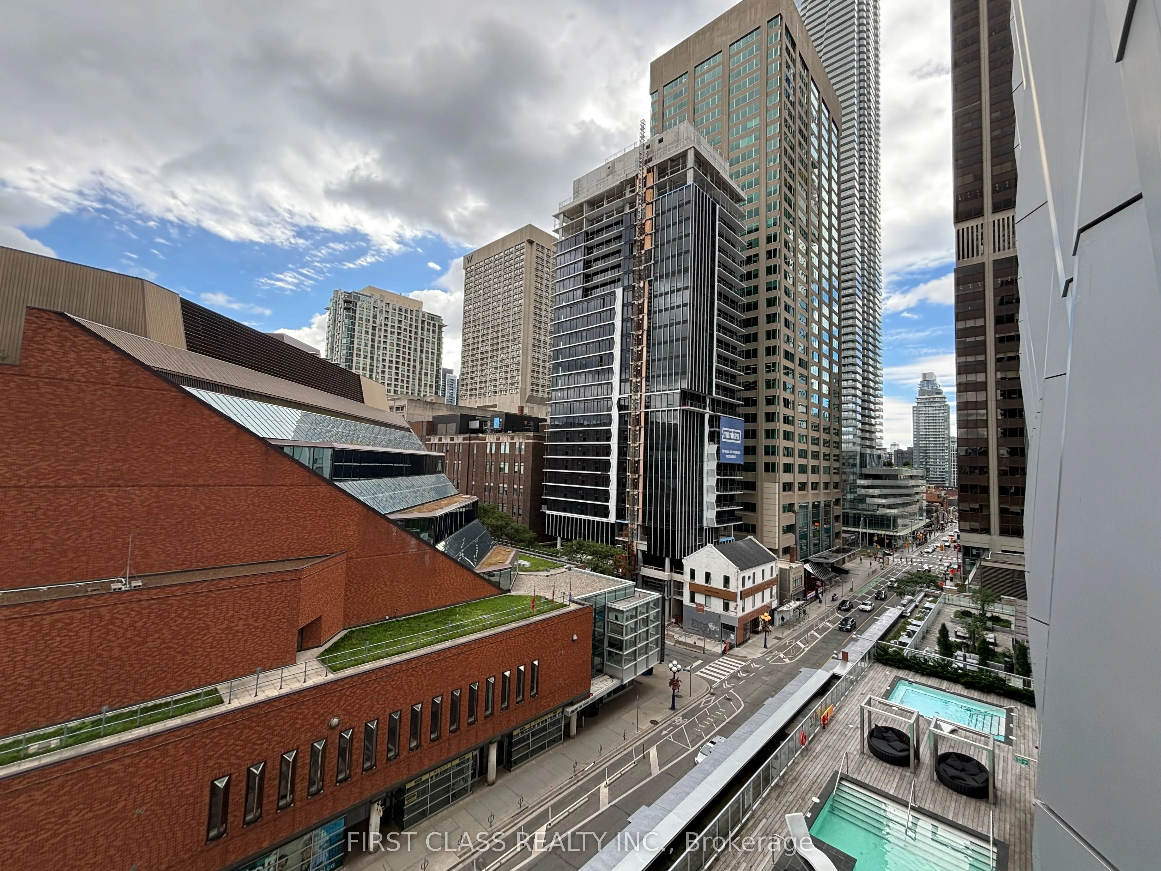 1 Yorkville Avenue, #608