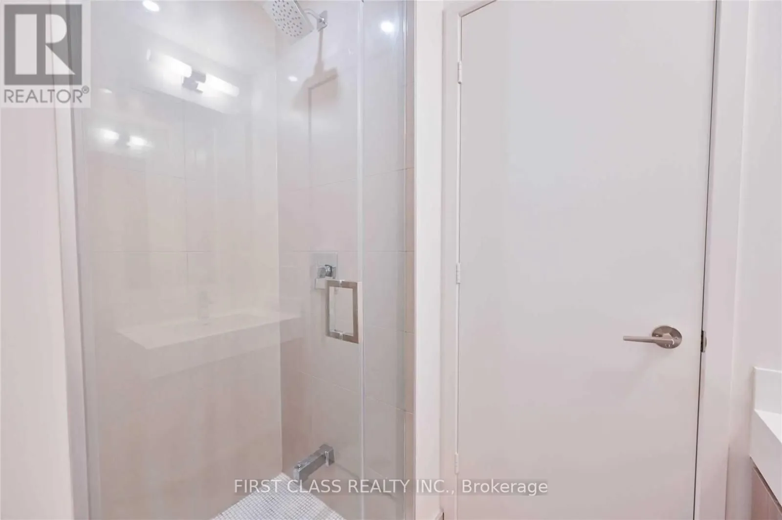 1 Yorkville Avenue, #608