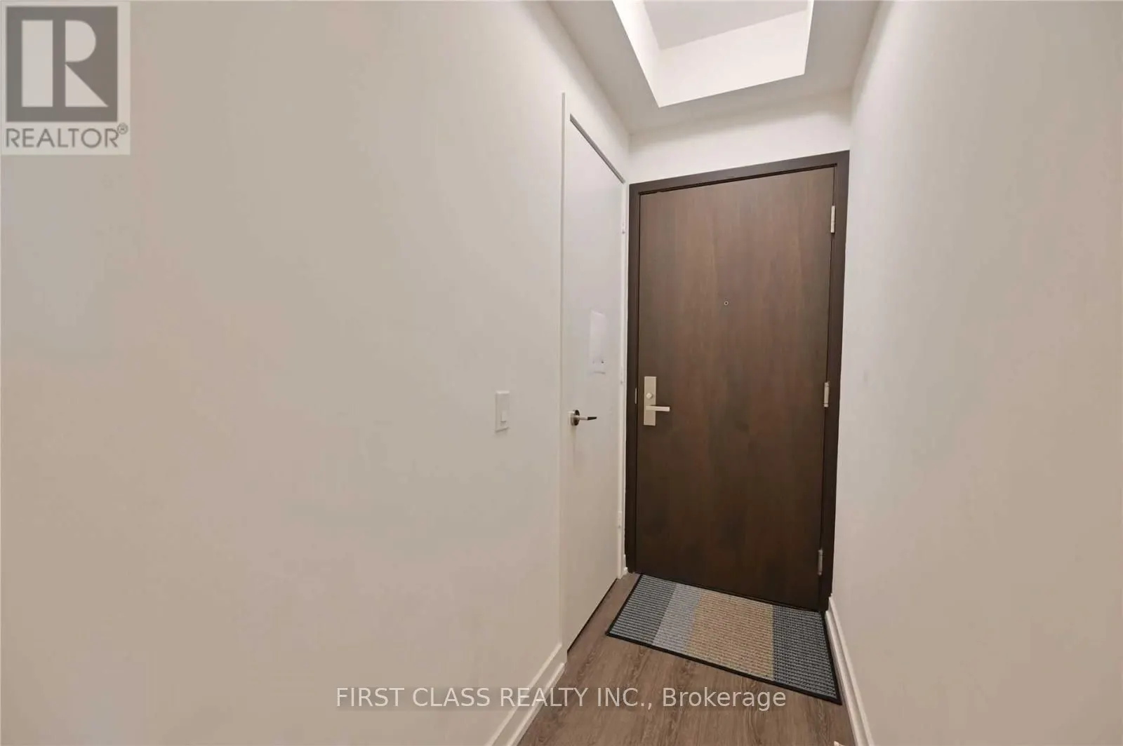 1 Yorkville Avenue, #608