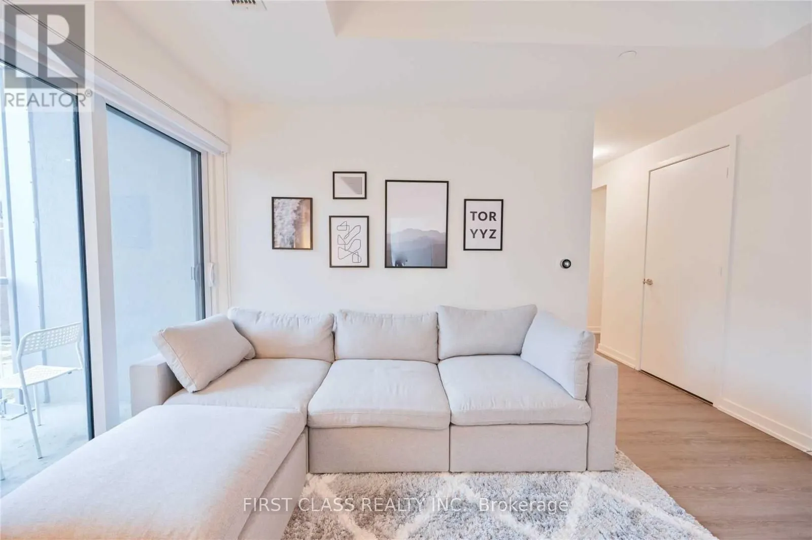 1 Yorkville Avenue, #608