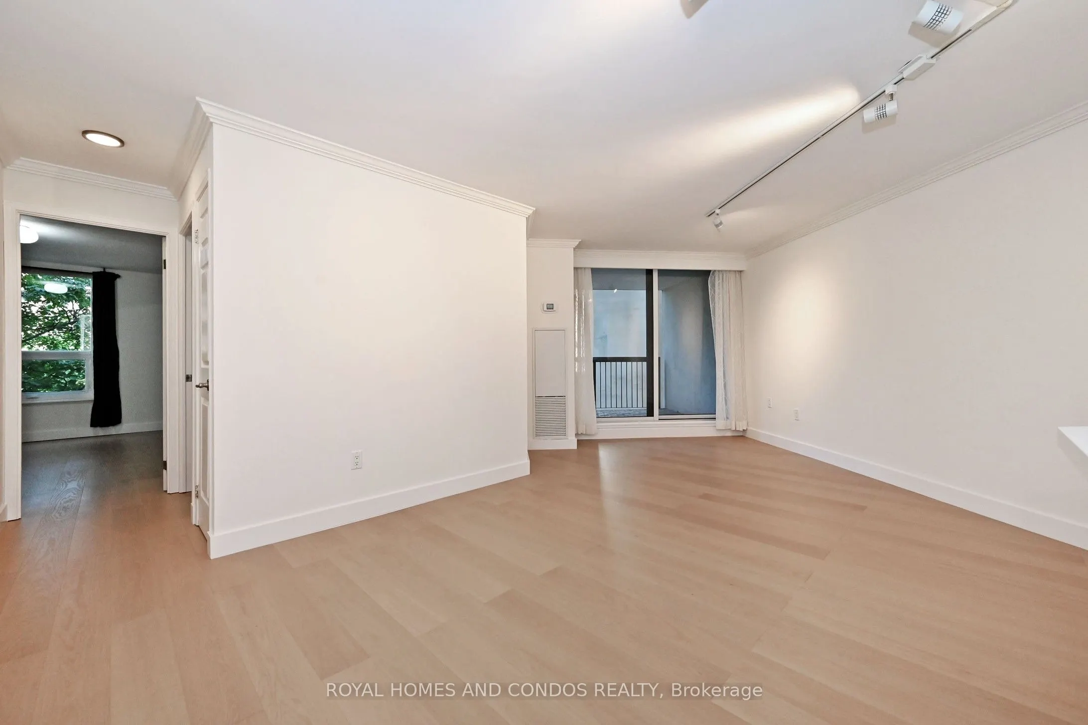 77 Maitland Place, #220