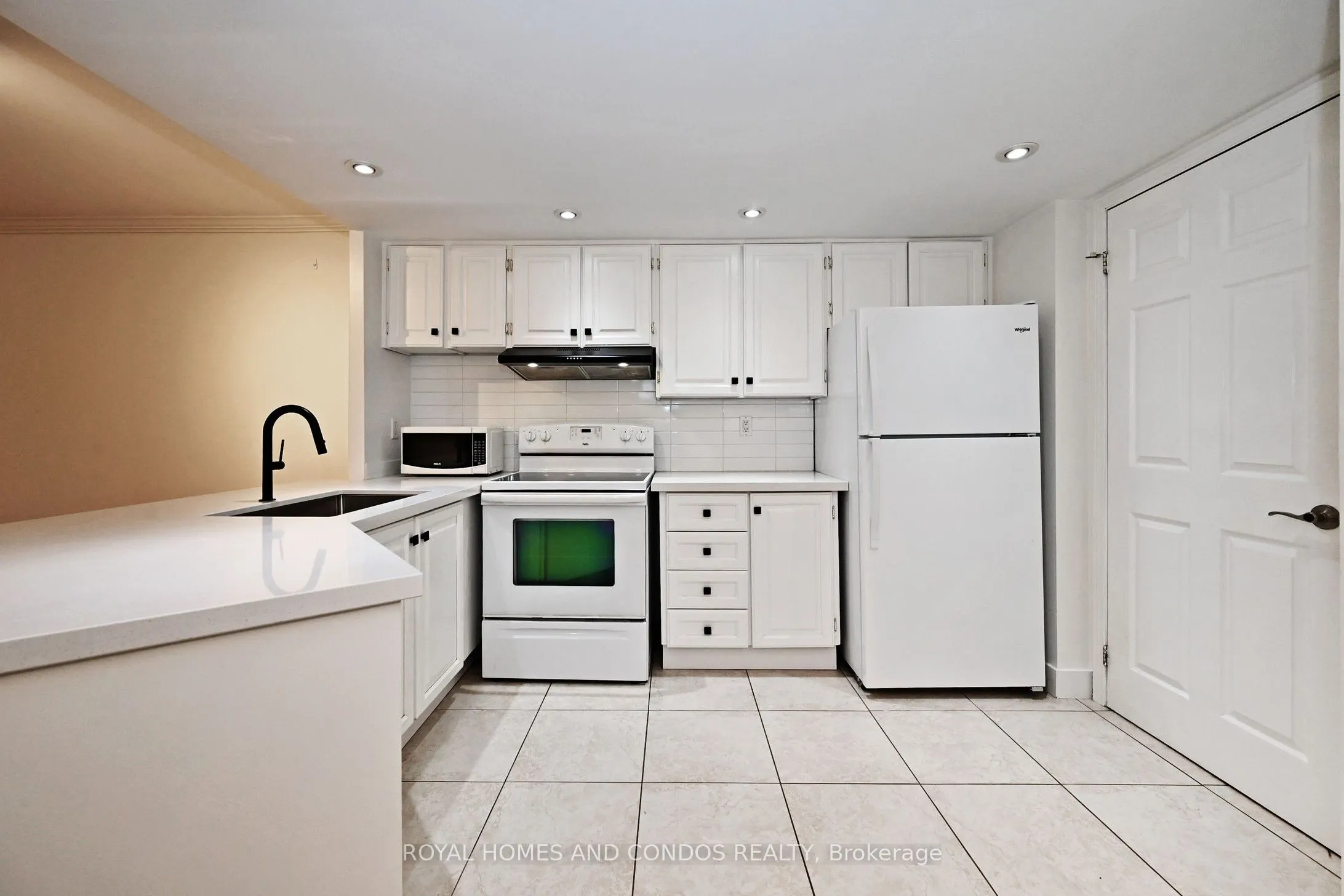 77 Maitland Place, #220