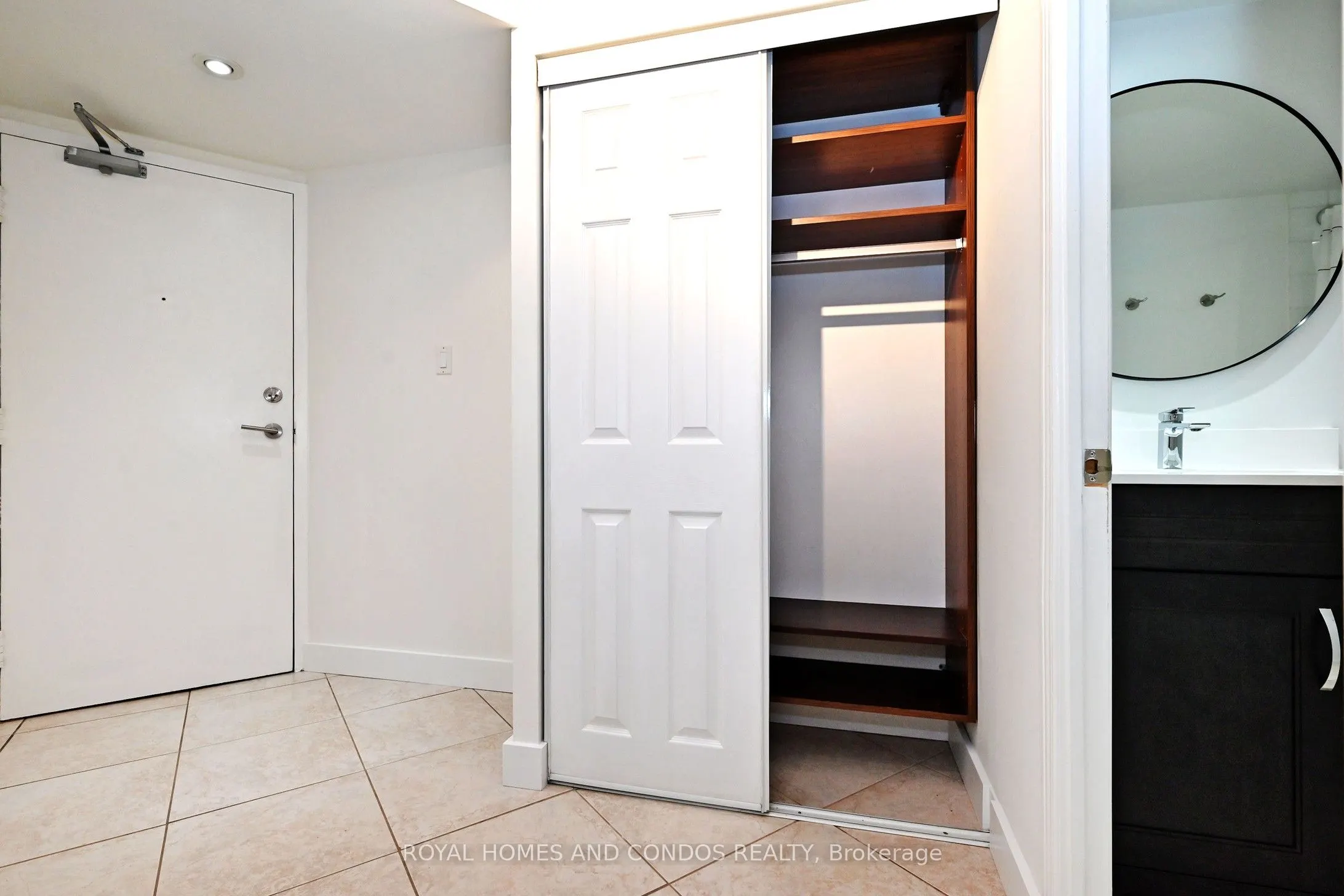 77 Maitland Place, #220