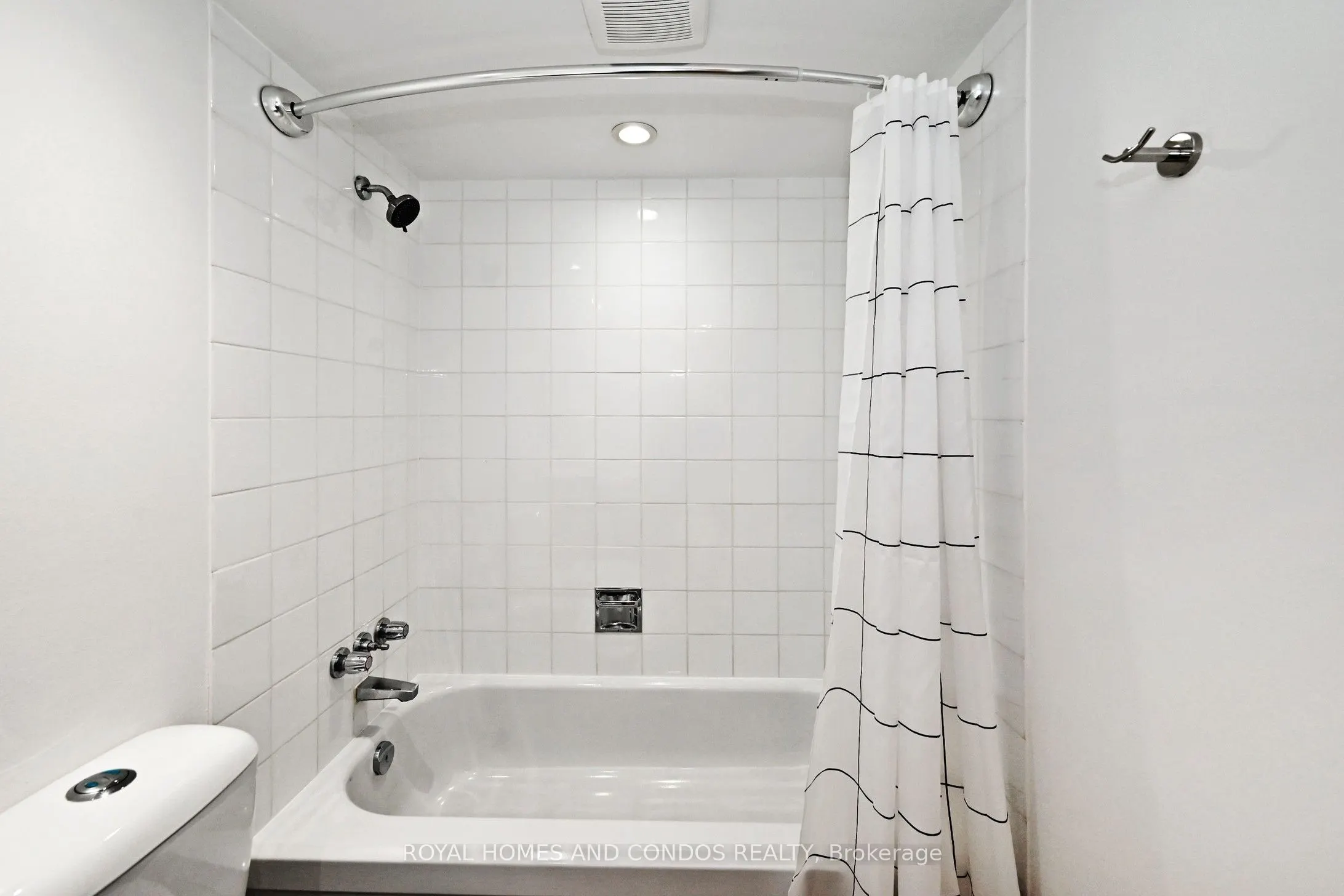 77 Maitland Place, #220