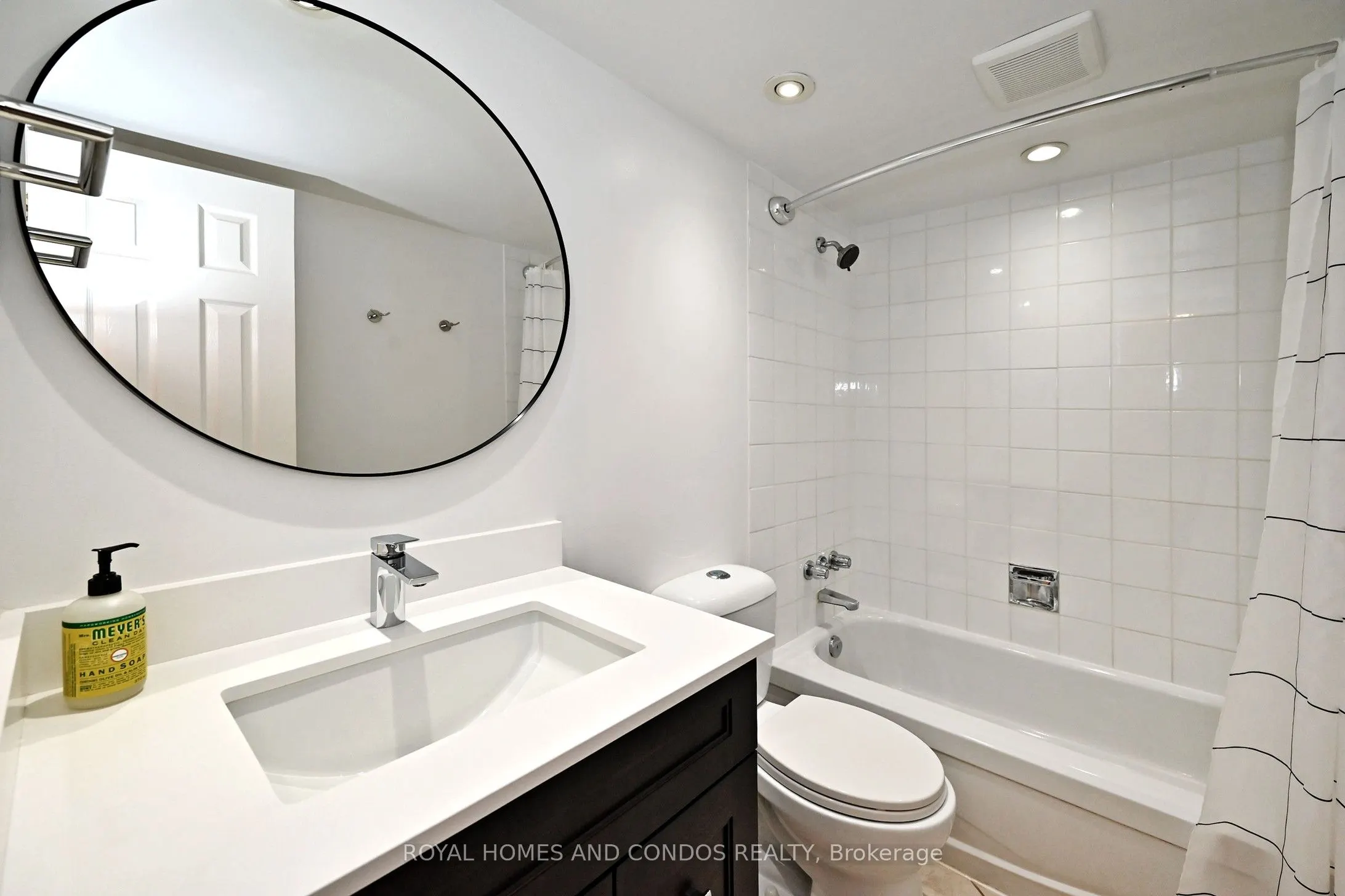 77 Maitland Place, #220