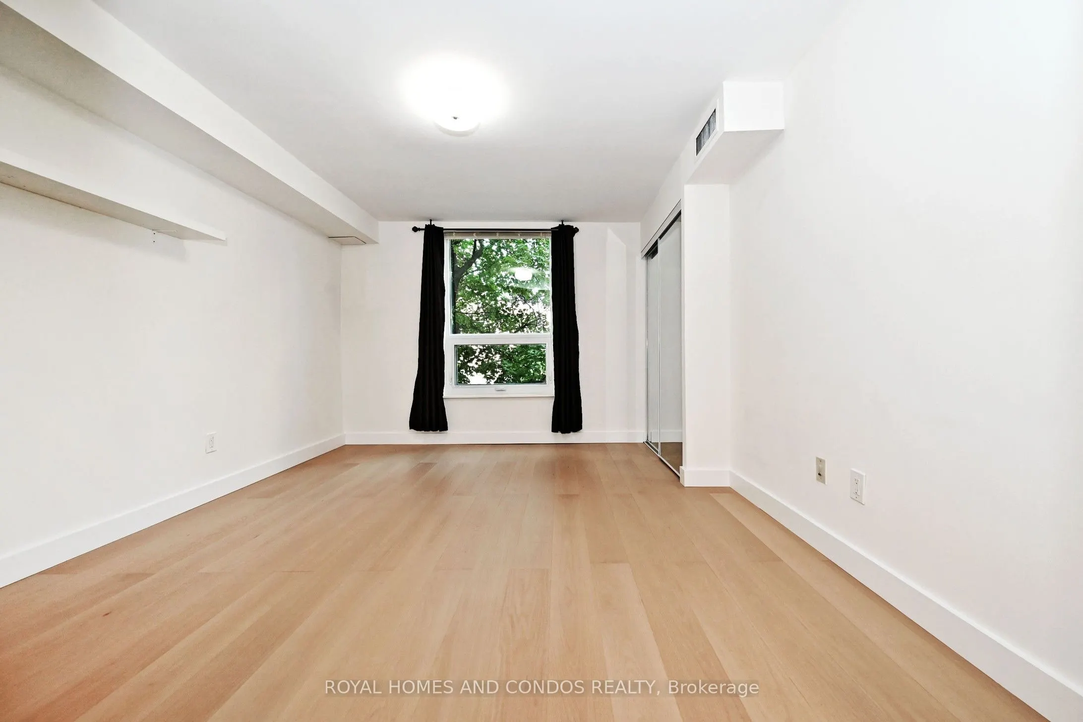 77 Maitland Place, #220