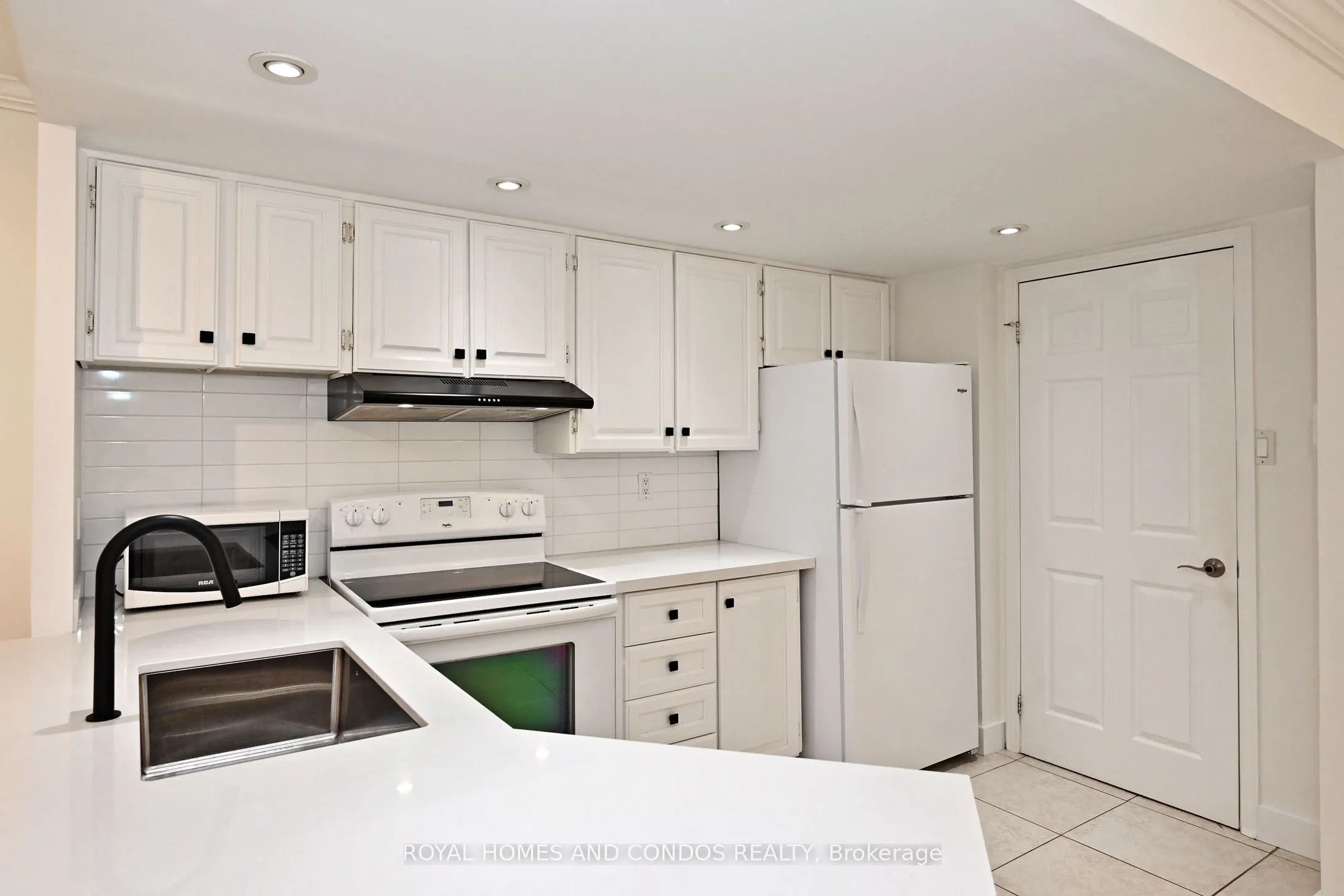 77 Maitland Place, #220