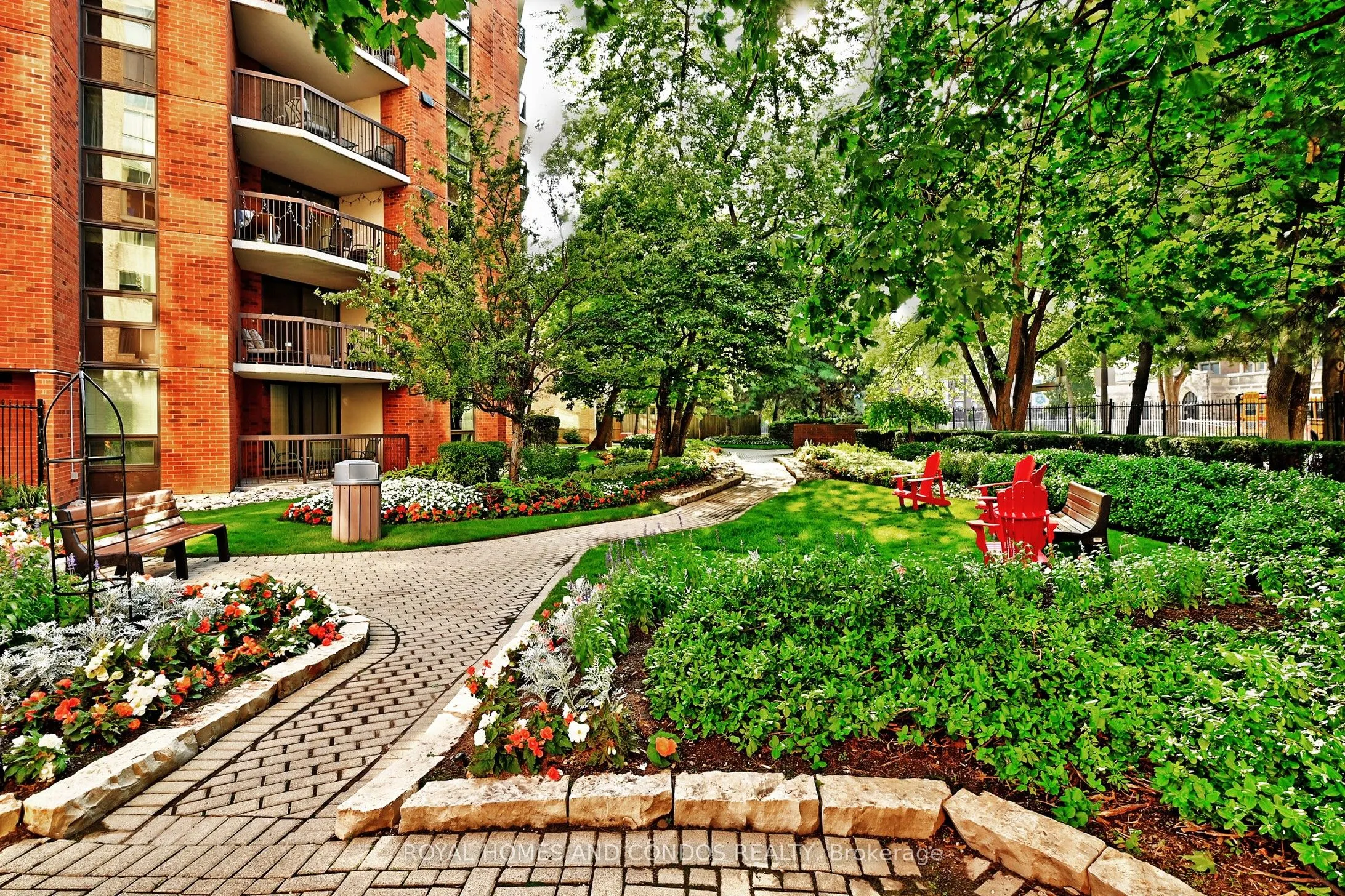 77 Maitland Place, #220