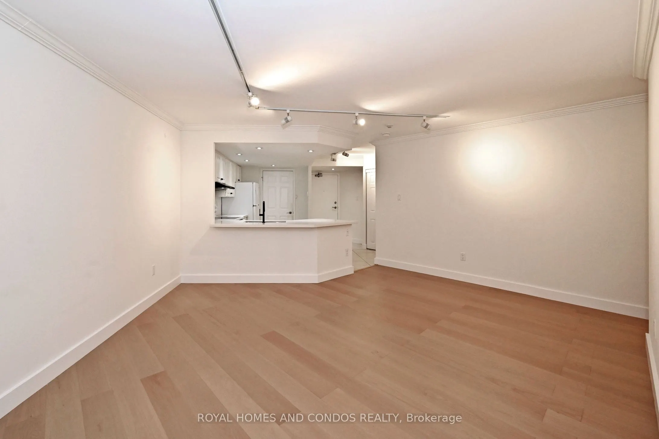 77 Maitland Place, #220