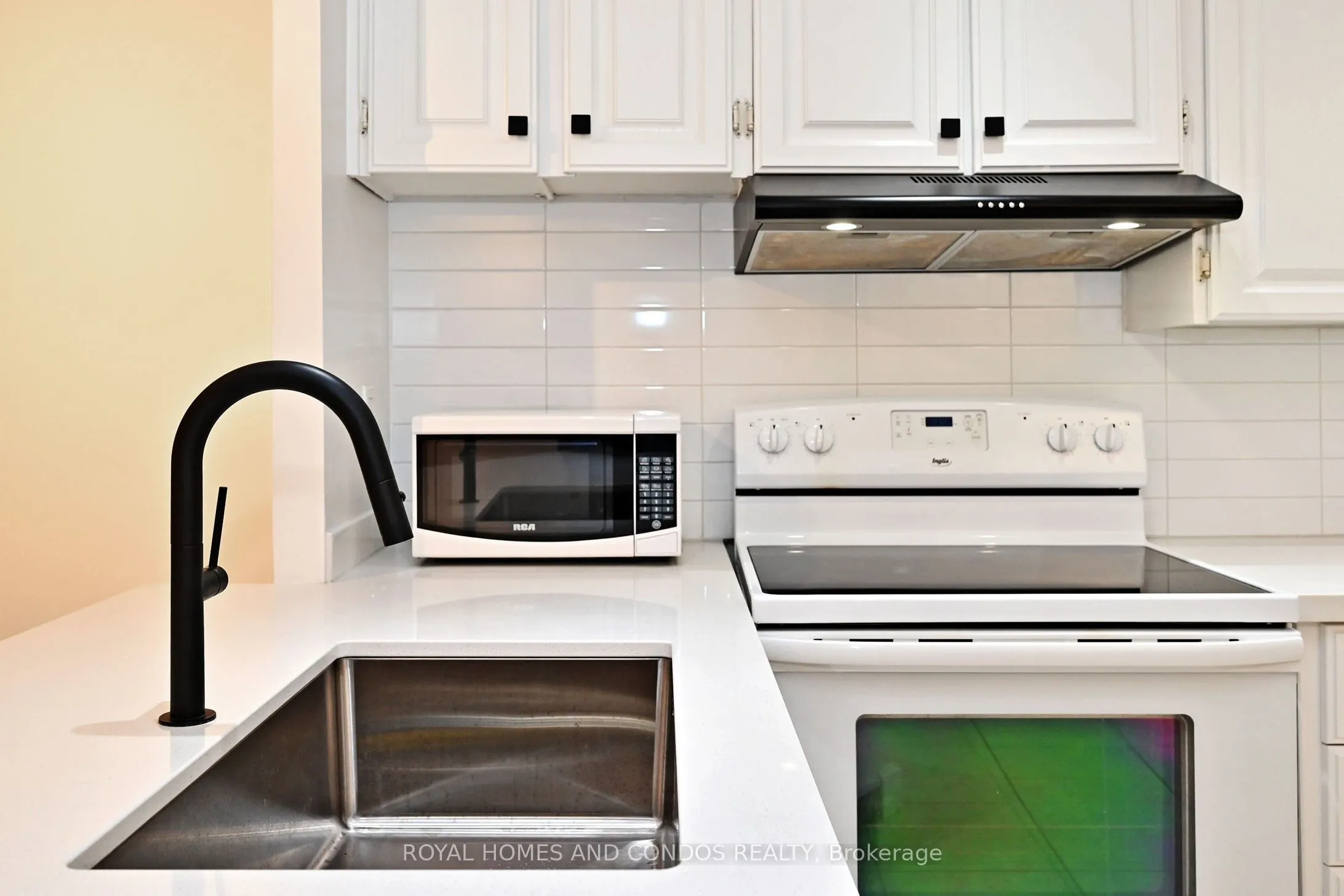 77 Maitland Place, #220