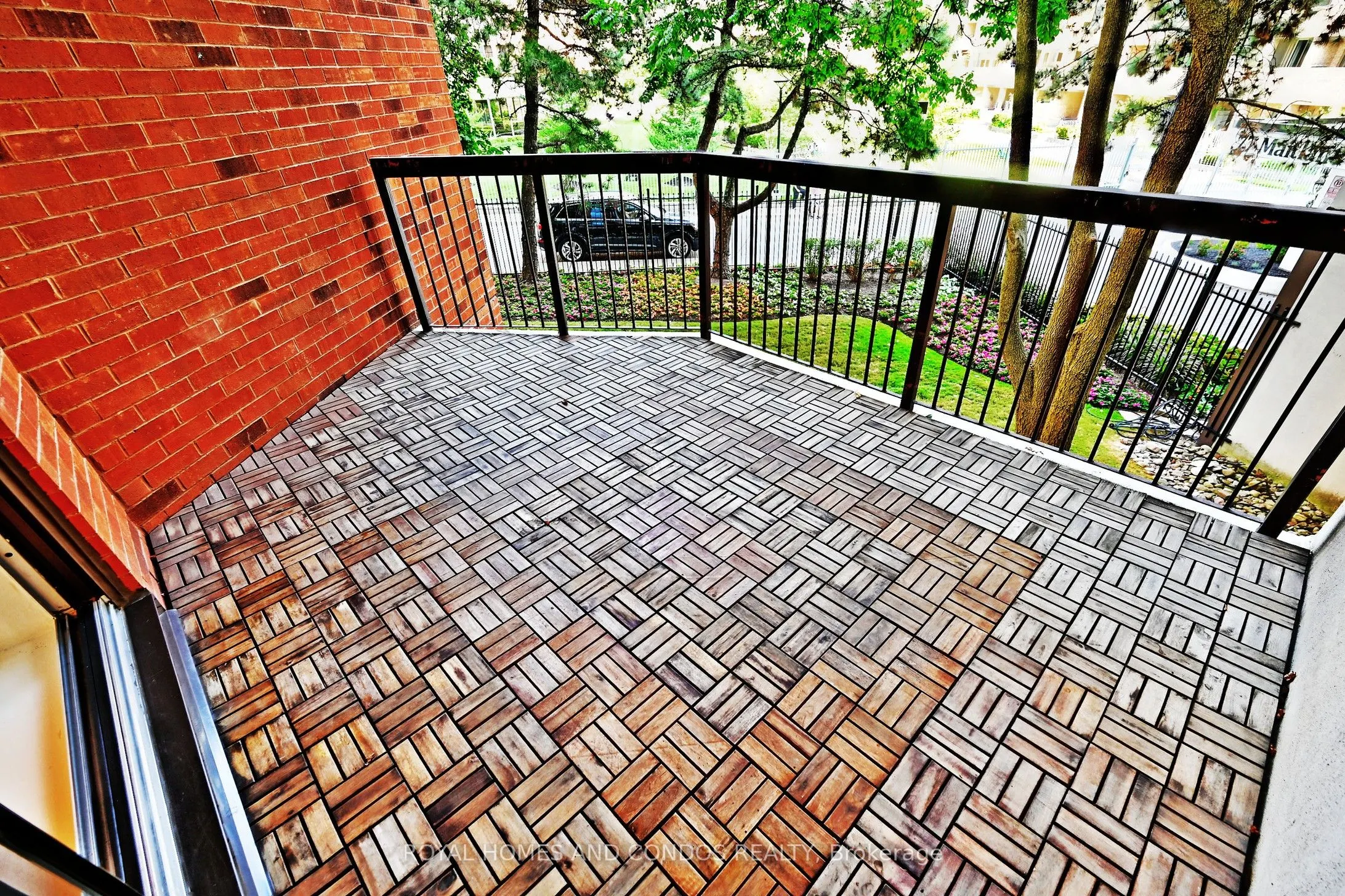 77 Maitland Place, #220