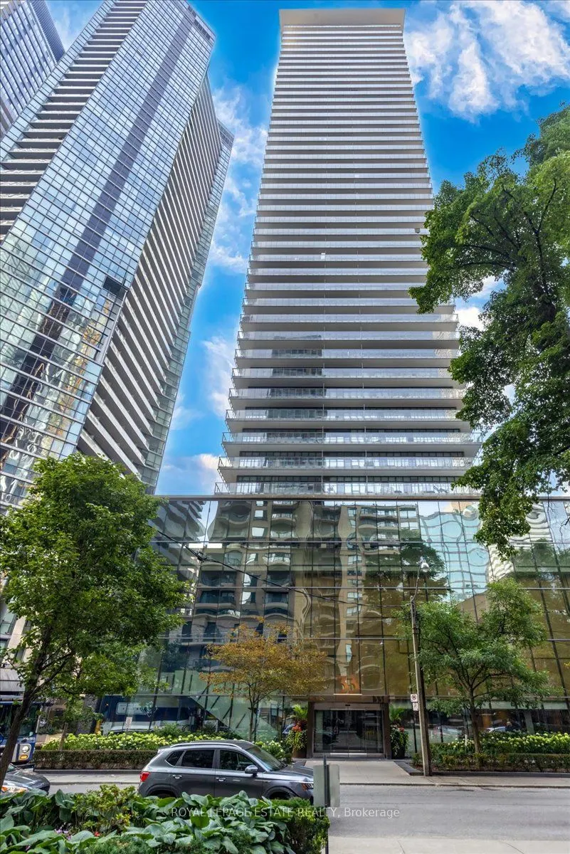 33 Charles Street E, #811