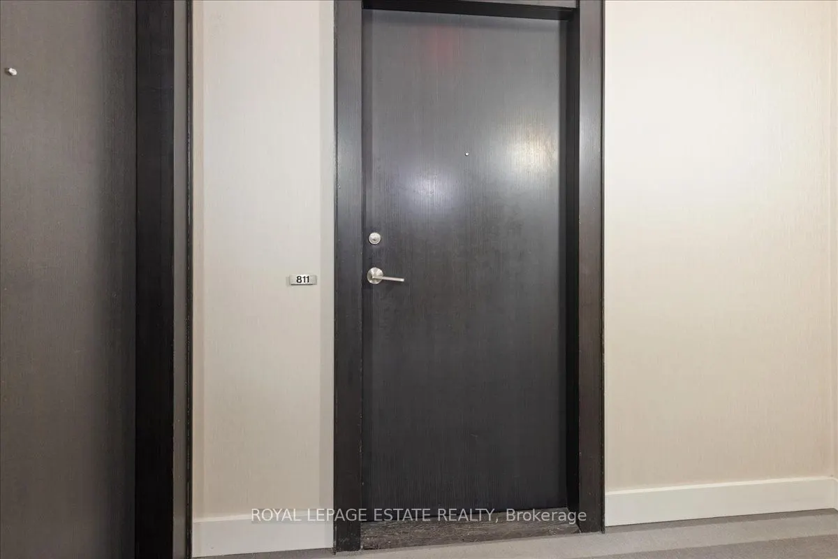 33 Charles Street E, #811