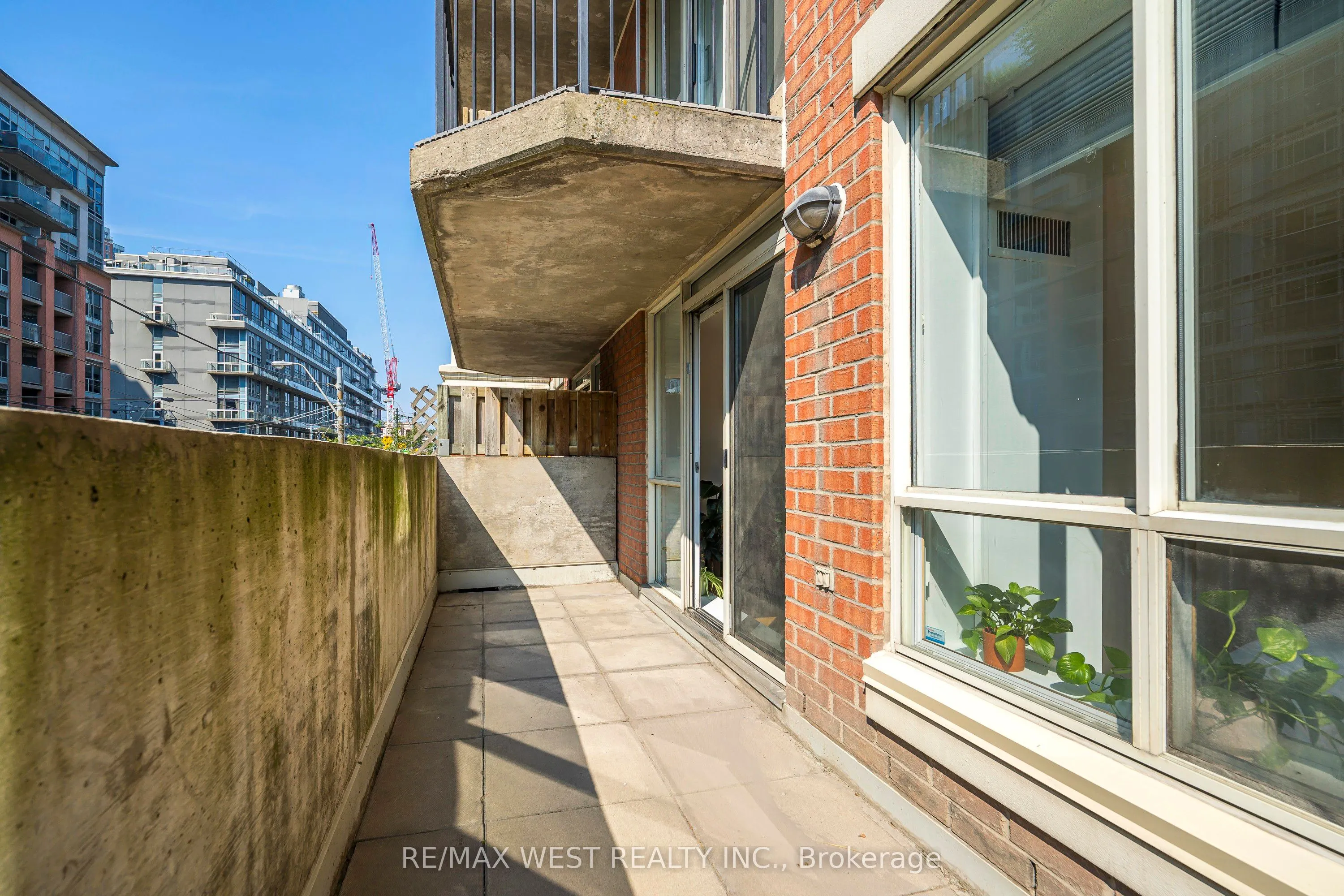 1000 King Street W, #209