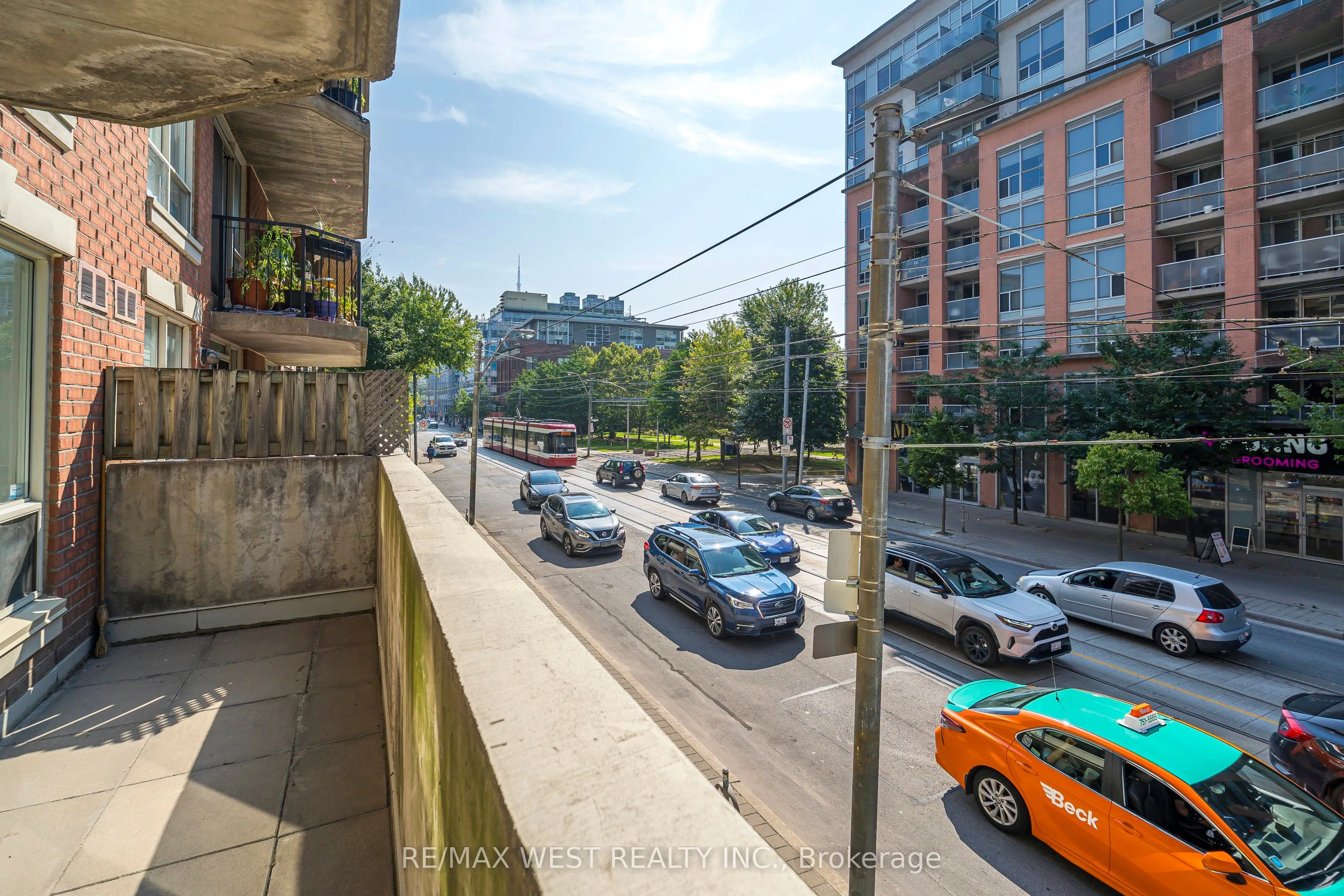 1000 King Street W, #209