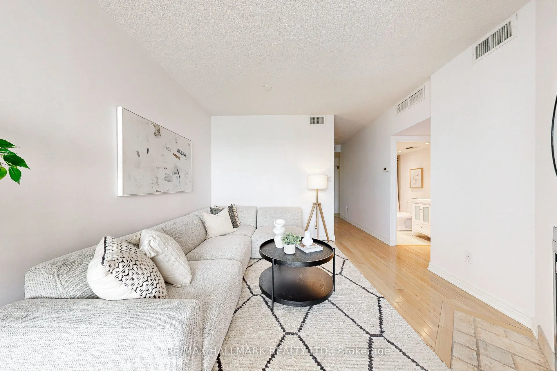 65 Scadding Avenue, #924
