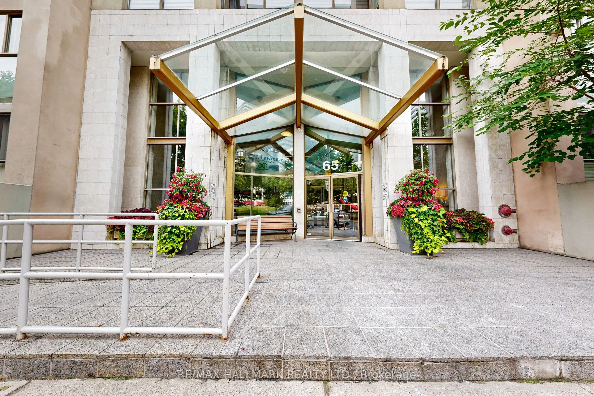 65 Scadding Avenue, #924