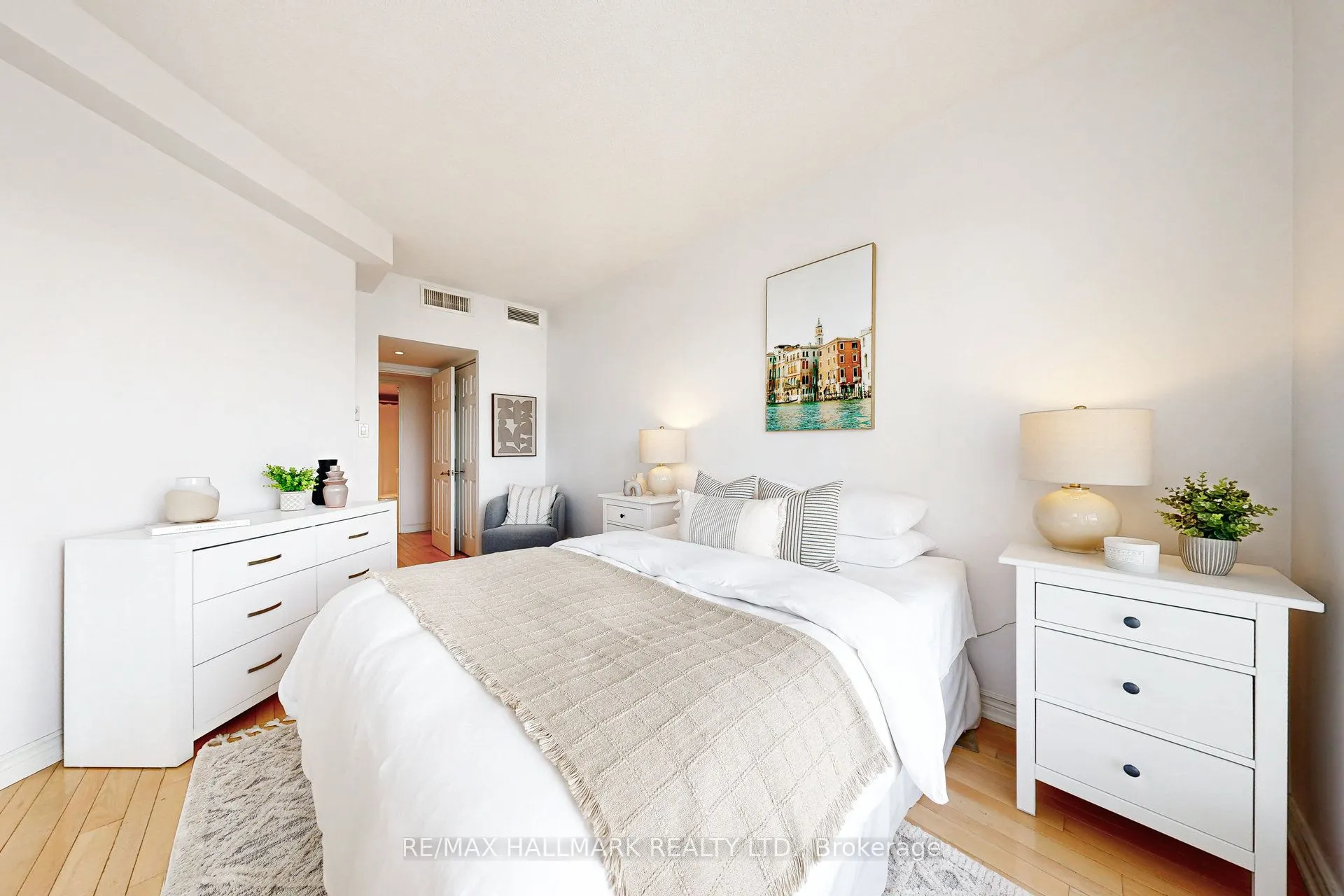 65 Scadding Avenue, #924