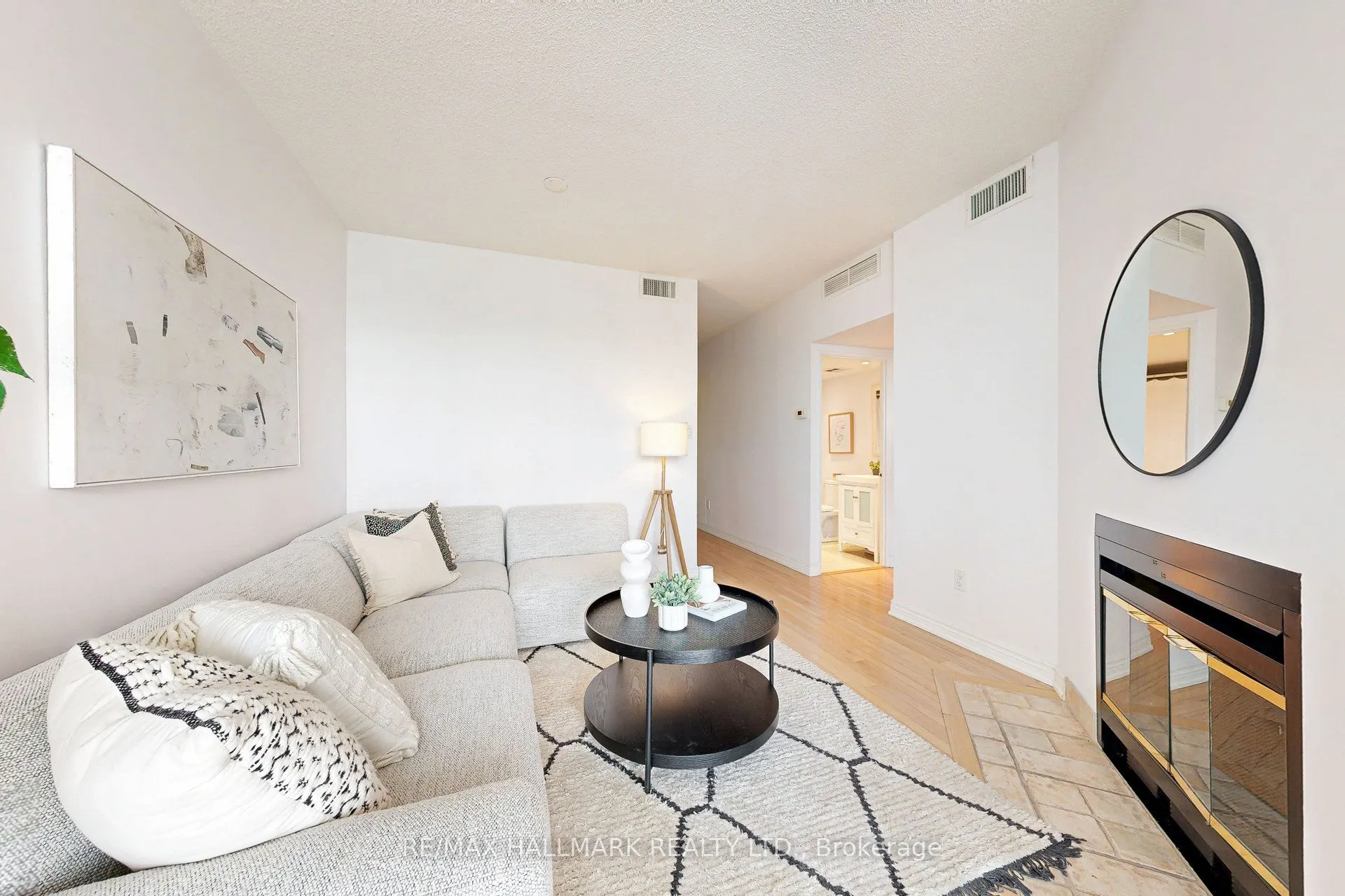 65 Scadding Avenue, #924
