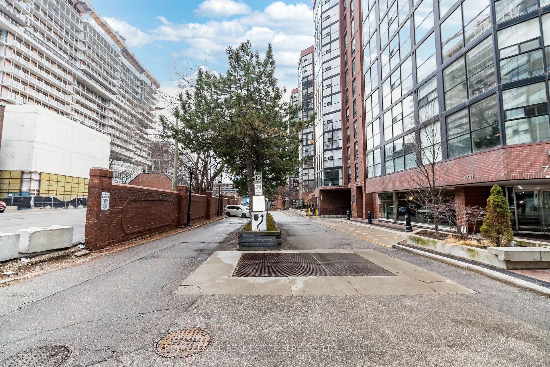 705 King Street W, #1614