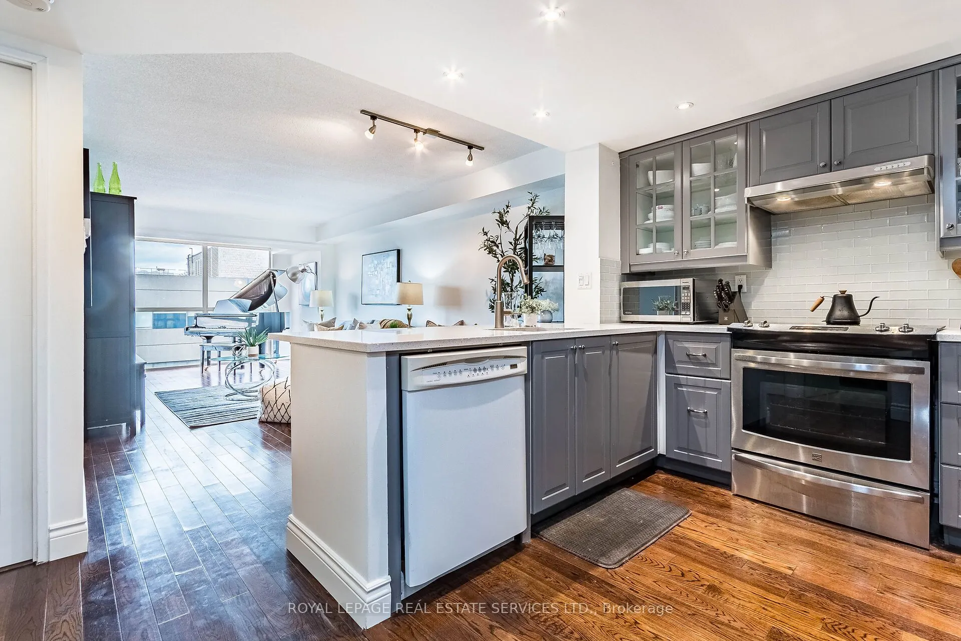 705 King Street W, #1614