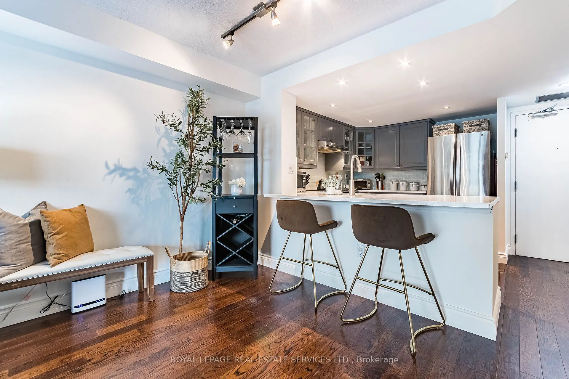 705 King Street W, #1614