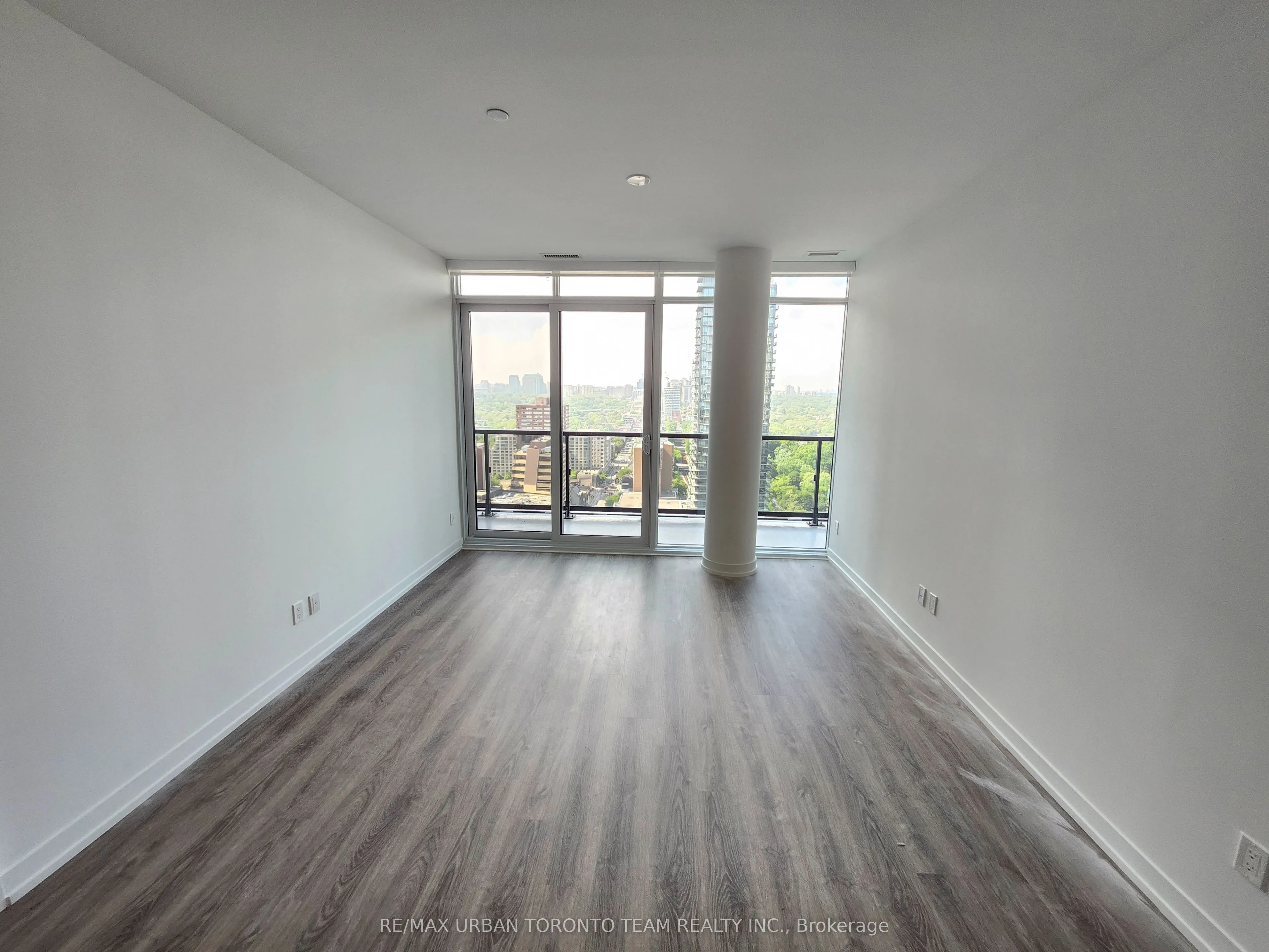771 Yonge Street, #PH05