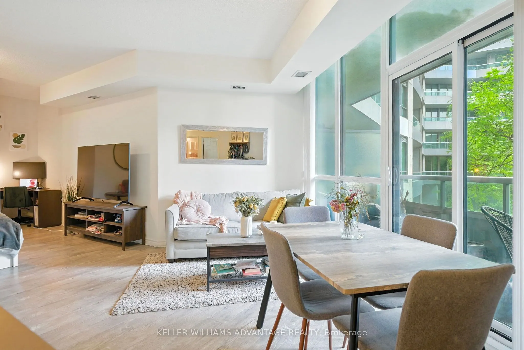 25 Lower Simcoe Street, #301