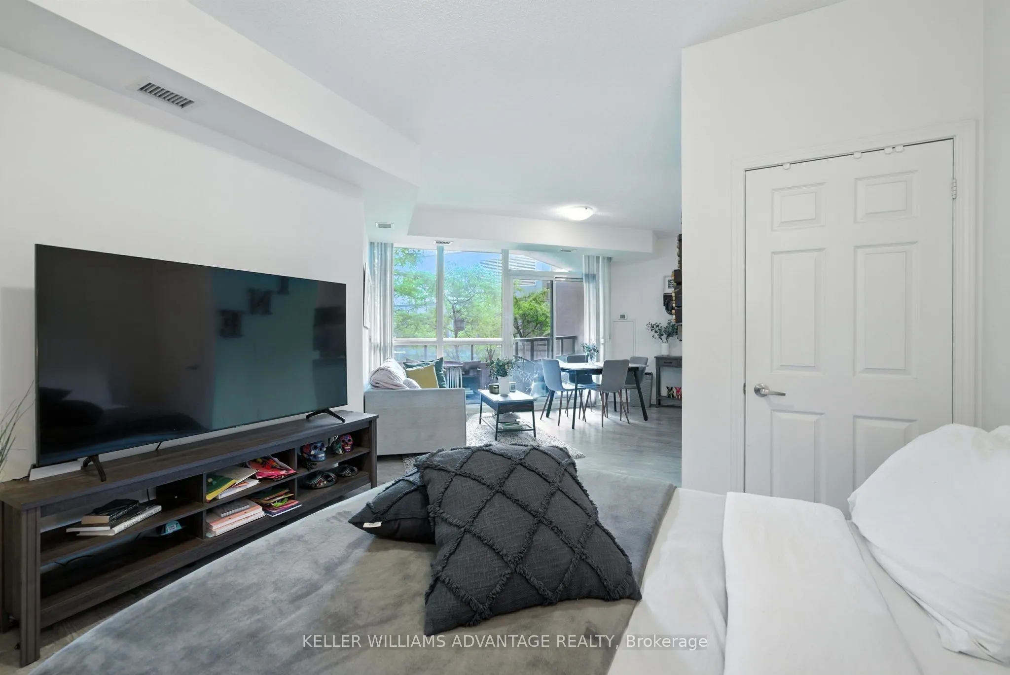 25 Lower Simcoe Street, #301