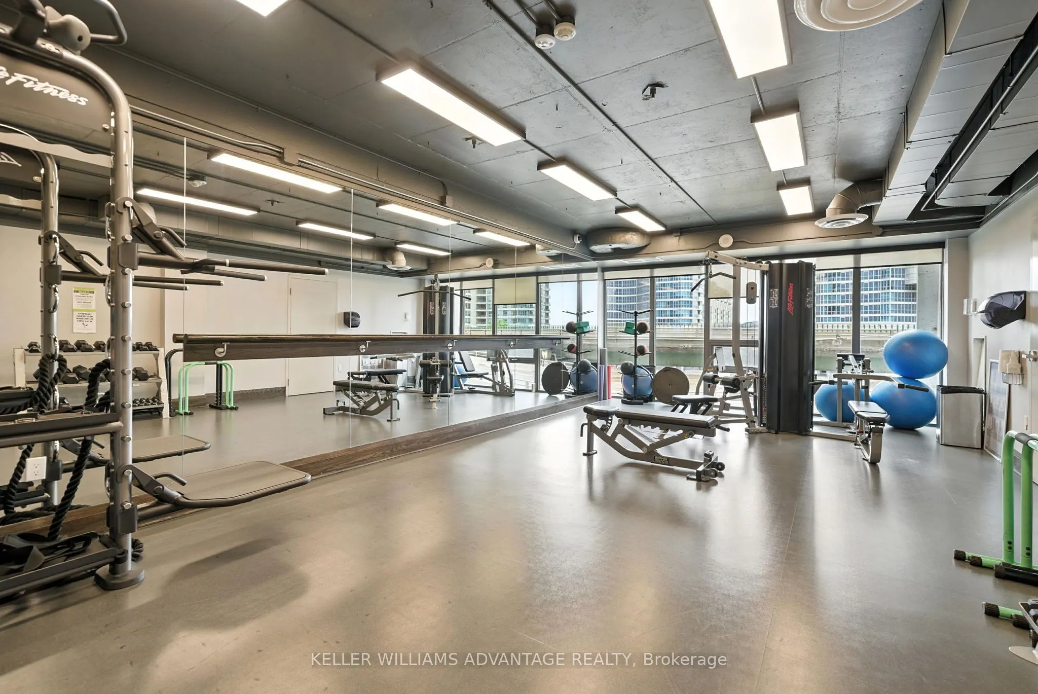 25 Lower Simcoe Street, #301