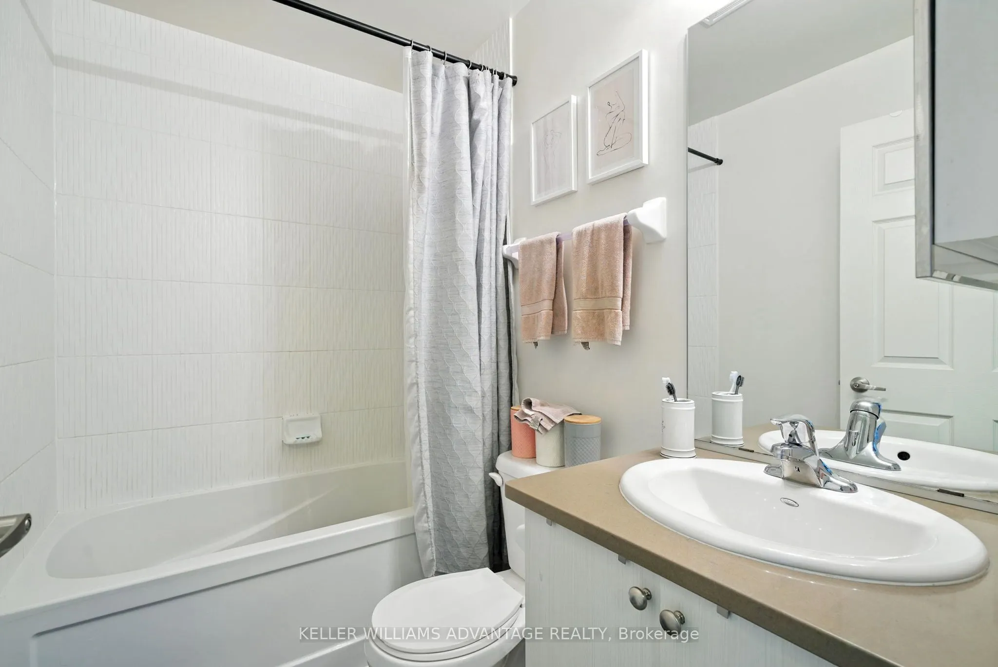 25 Lower Simcoe Street, #301