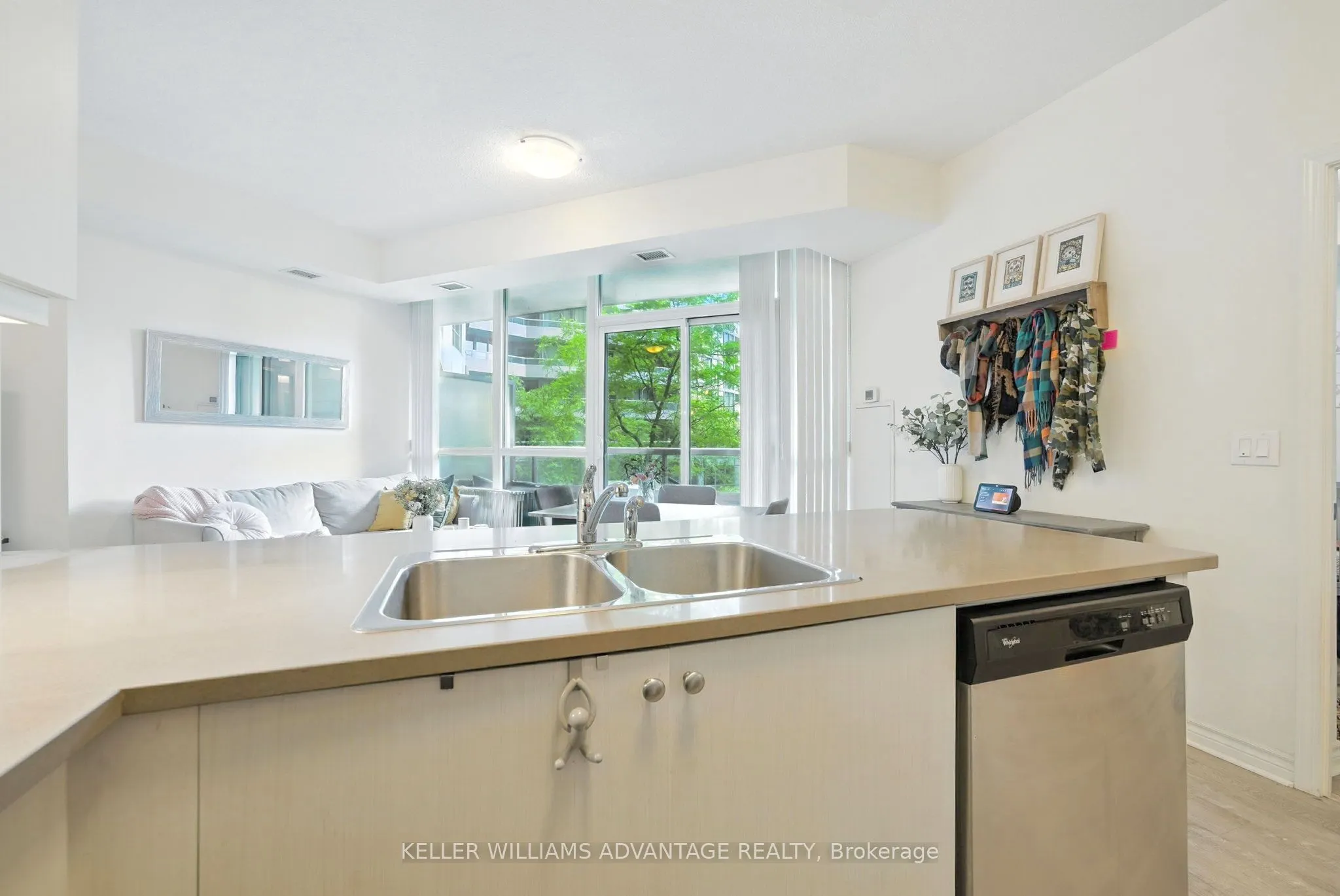 25 Lower Simcoe Street, #301