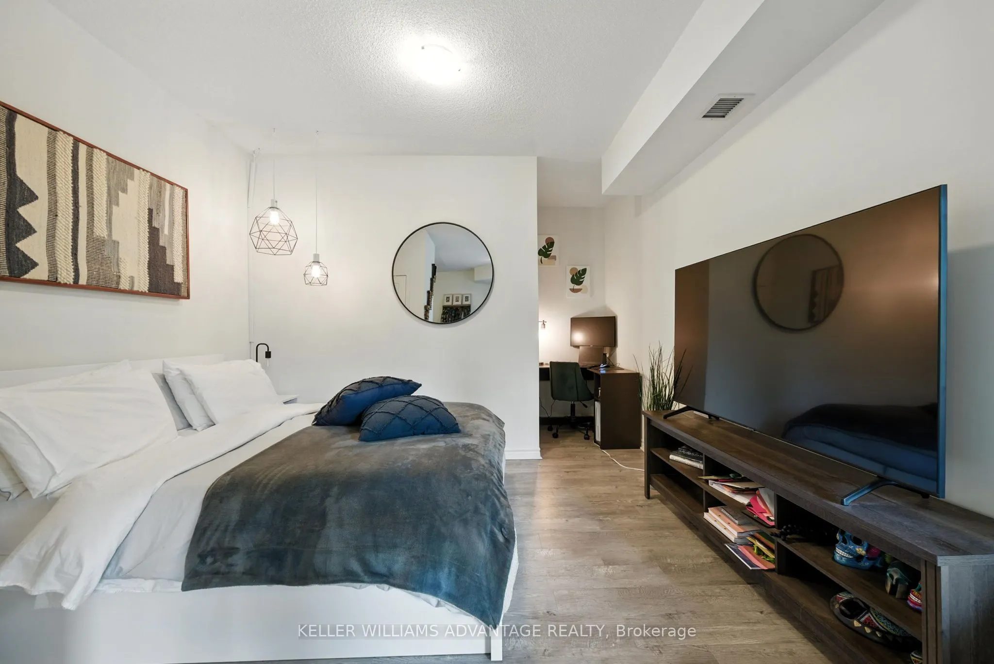 25 Lower Simcoe Street, #301