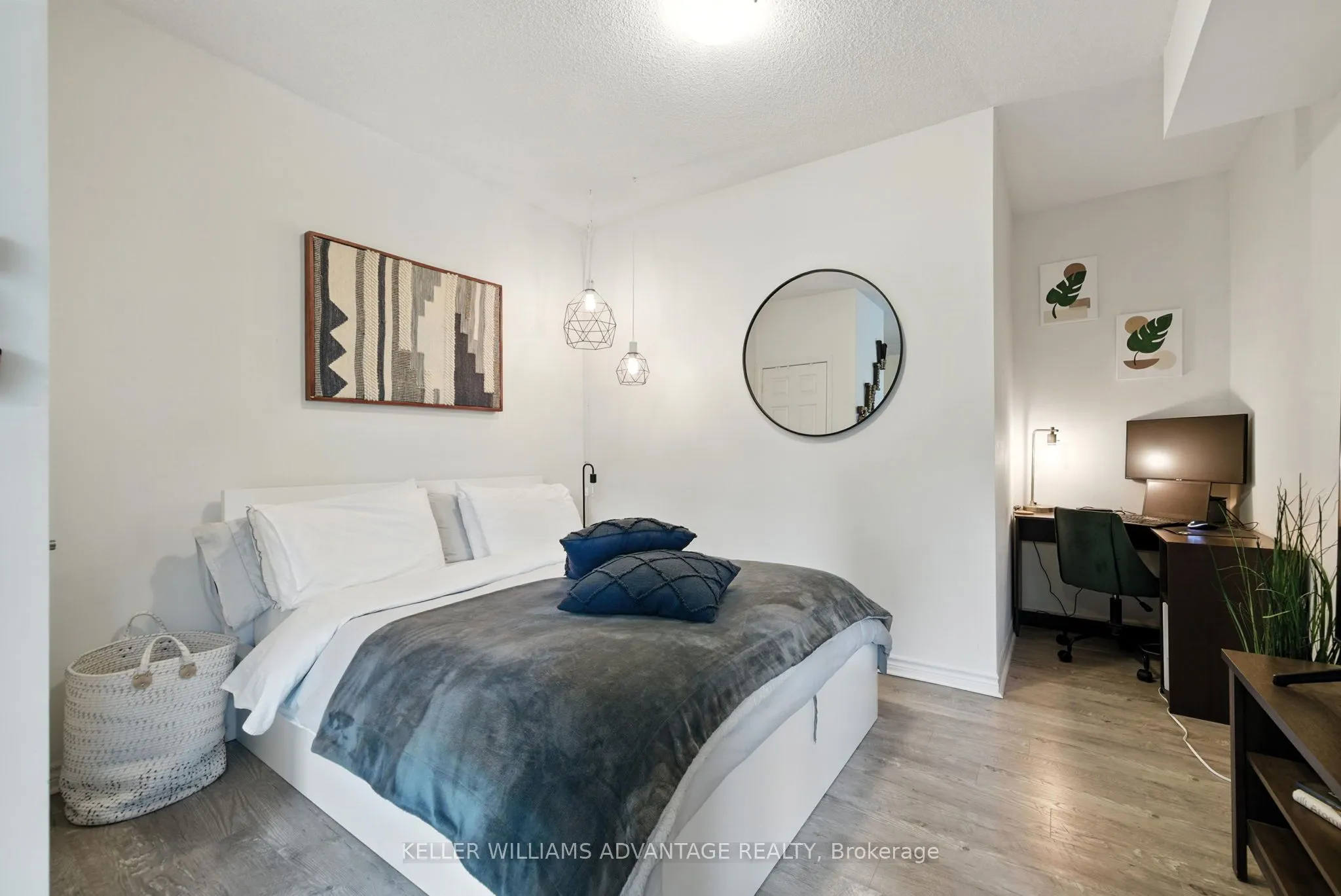25 Lower Simcoe Street, #301