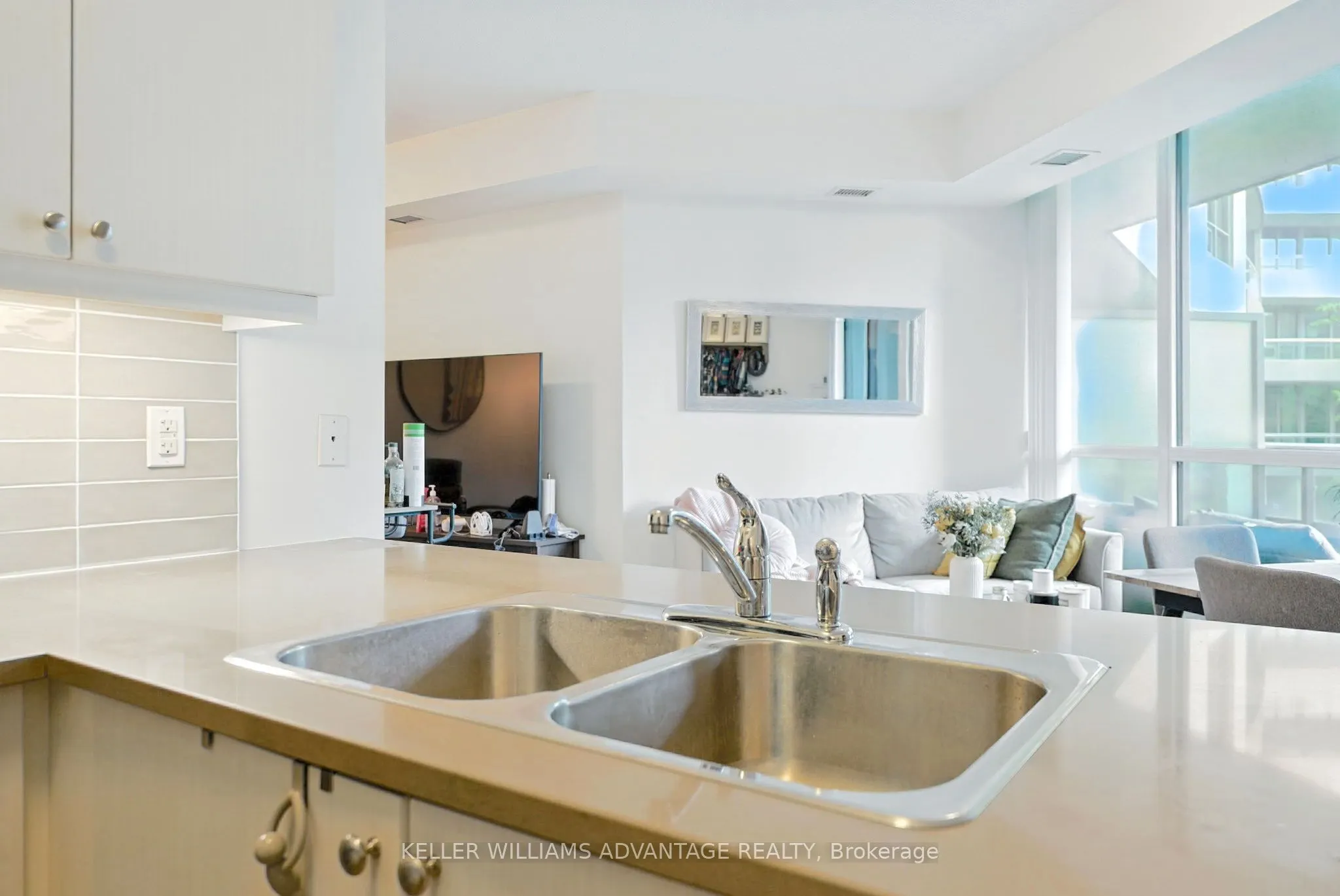 25 Lower Simcoe Street, #301