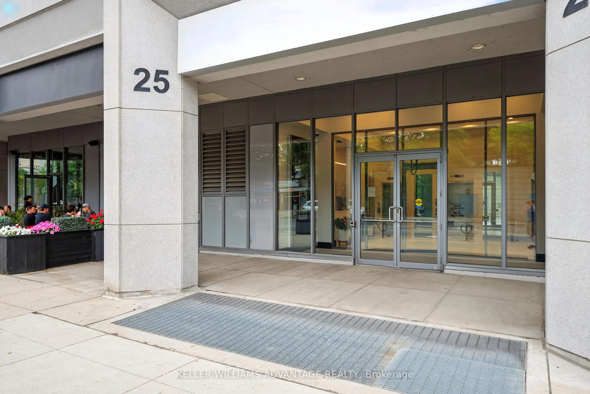 25 Lower Simcoe Street, #301