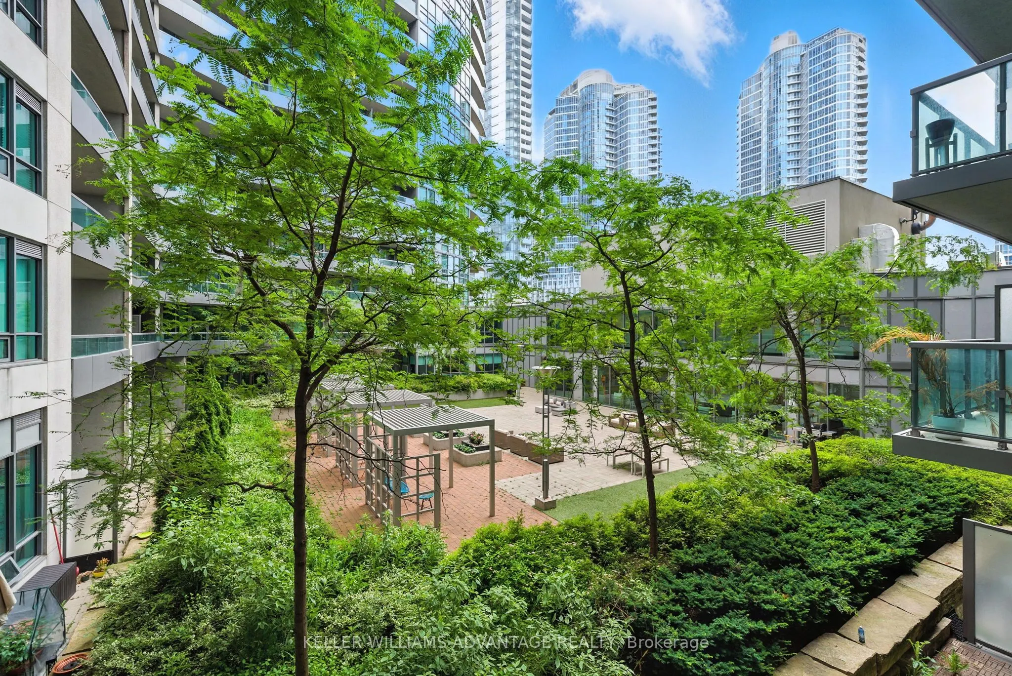 25 Lower Simcoe Street, #301