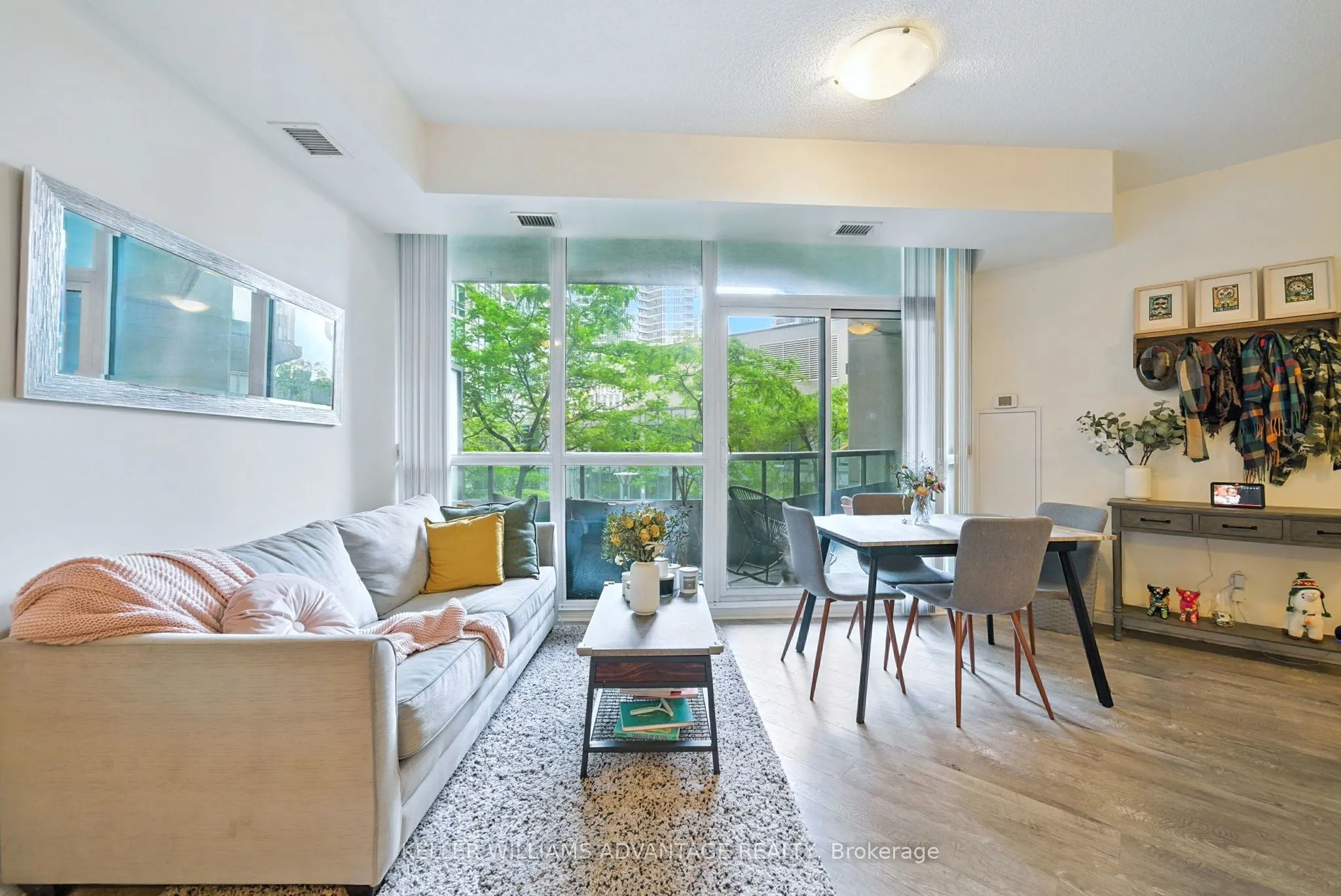 25 Lower Simcoe Street, #301