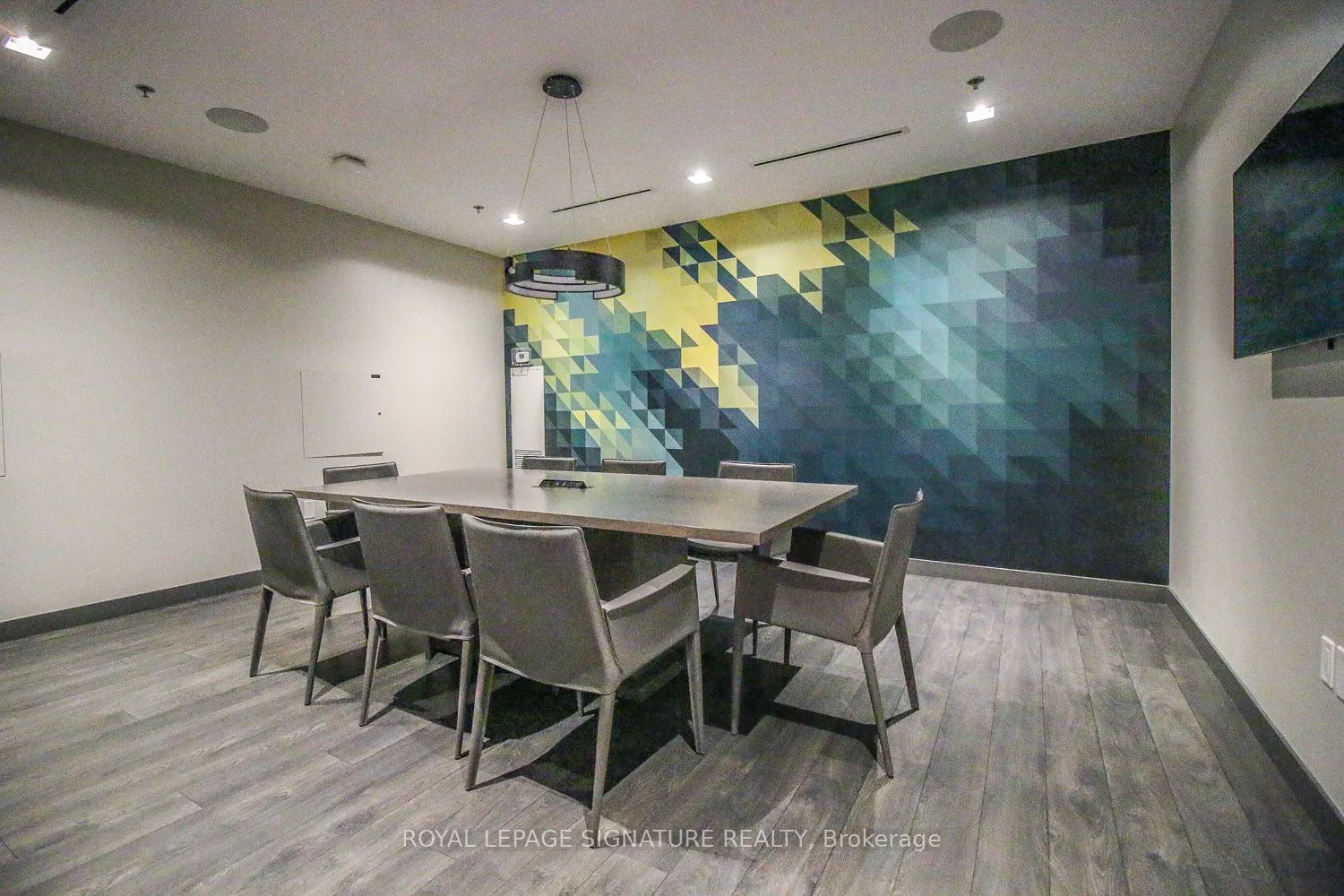 89 McGill Street, #1411