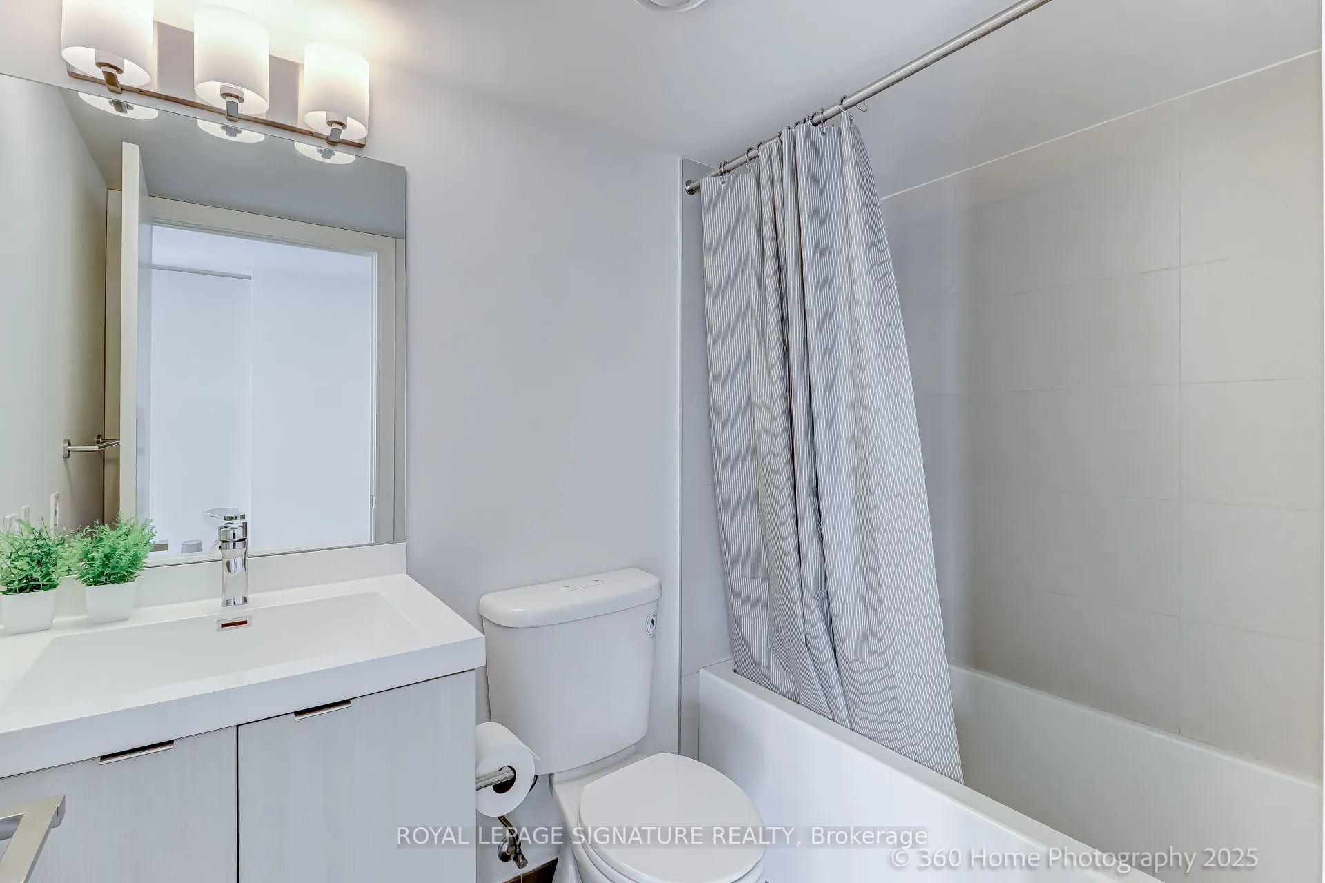 89 McGill Street, #1411