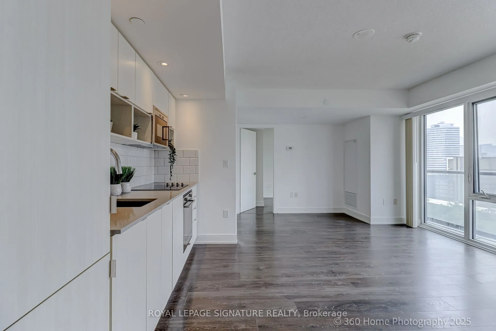 89 McGill Street, #1411