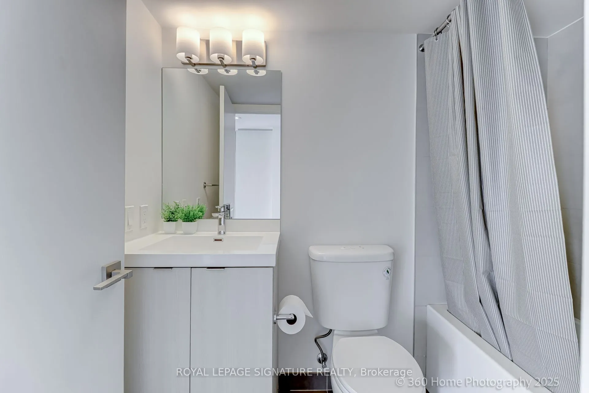 89 McGill Street, #1411