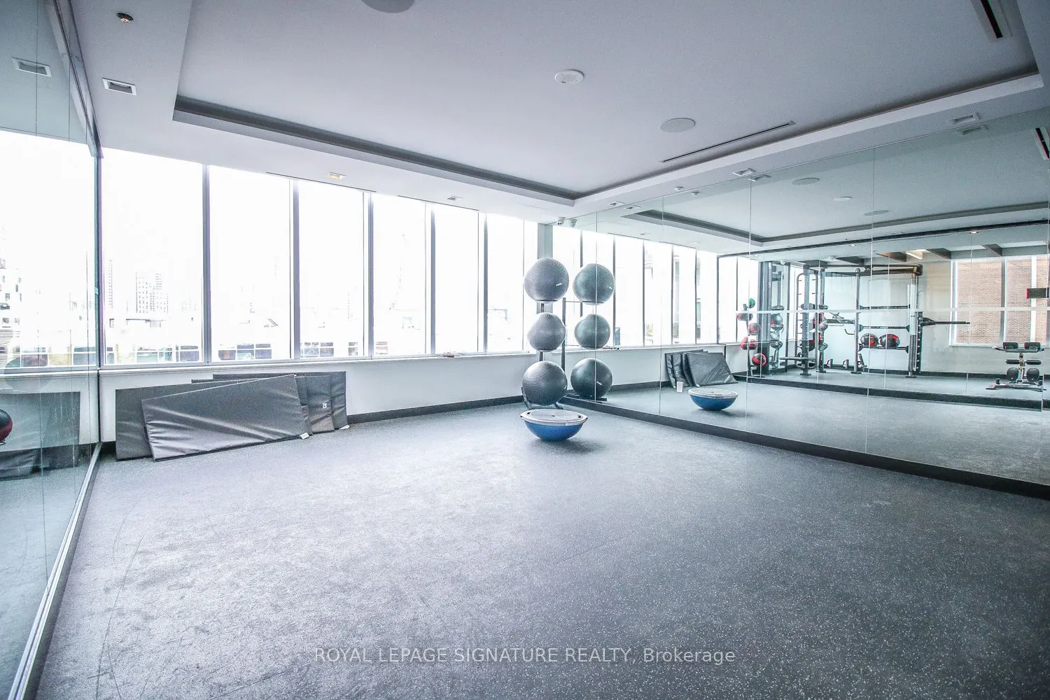 89 McGill Street, #1411